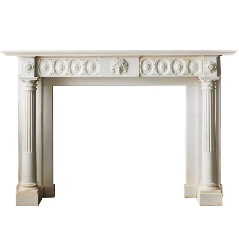 18th Century Regency Mantel in Statuary Marble In Good Condition For Sale In New York, NY