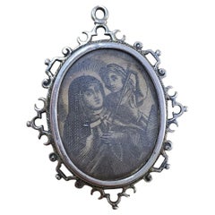 18th-century reliquary in solid silver, finely hand-engraved