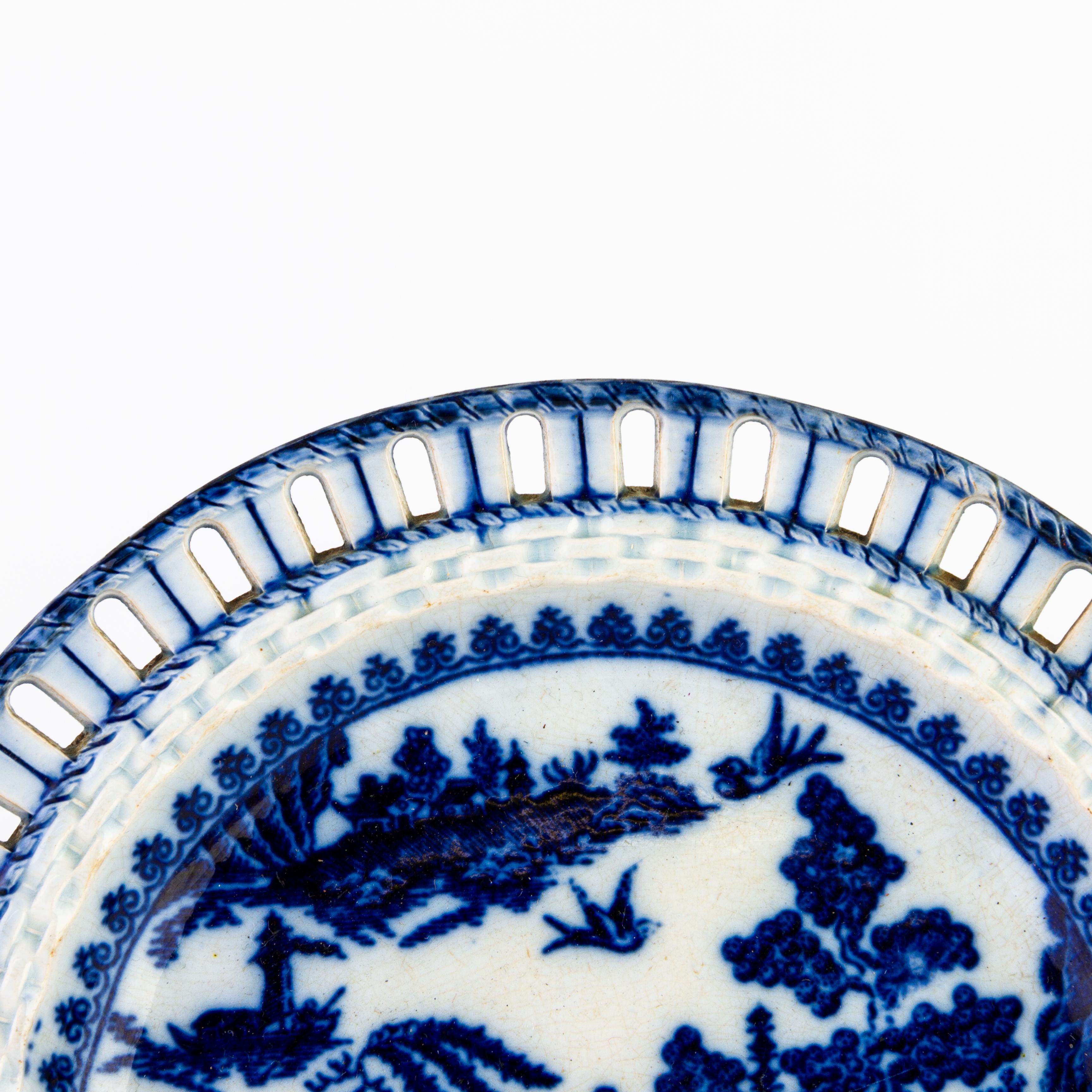 Porcelain 18th Century Reticulated Pearlware Creamware Plate with Chinese Landscape For Sale
