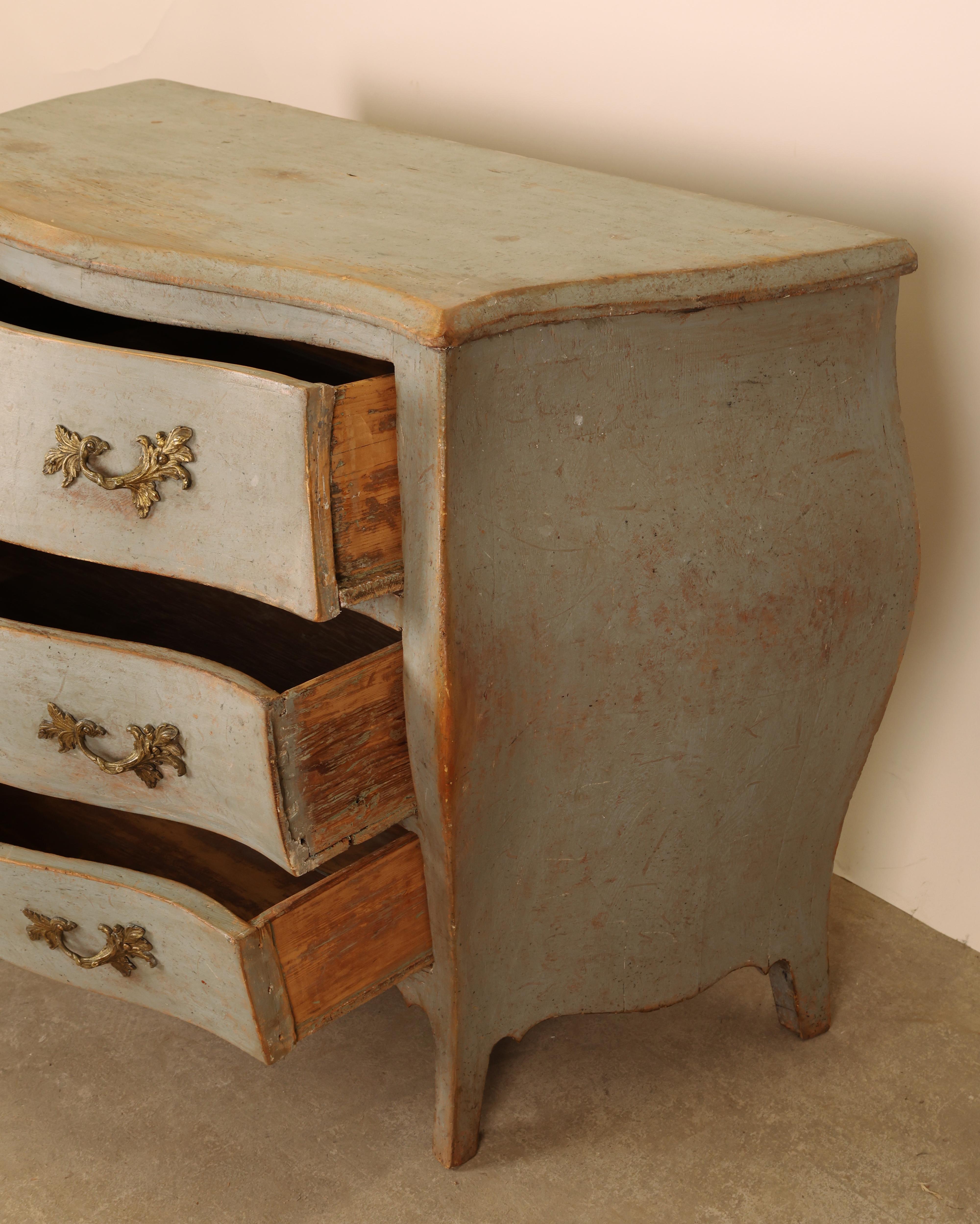 Svedese Commode rococò del XVIII secolo in vendita
