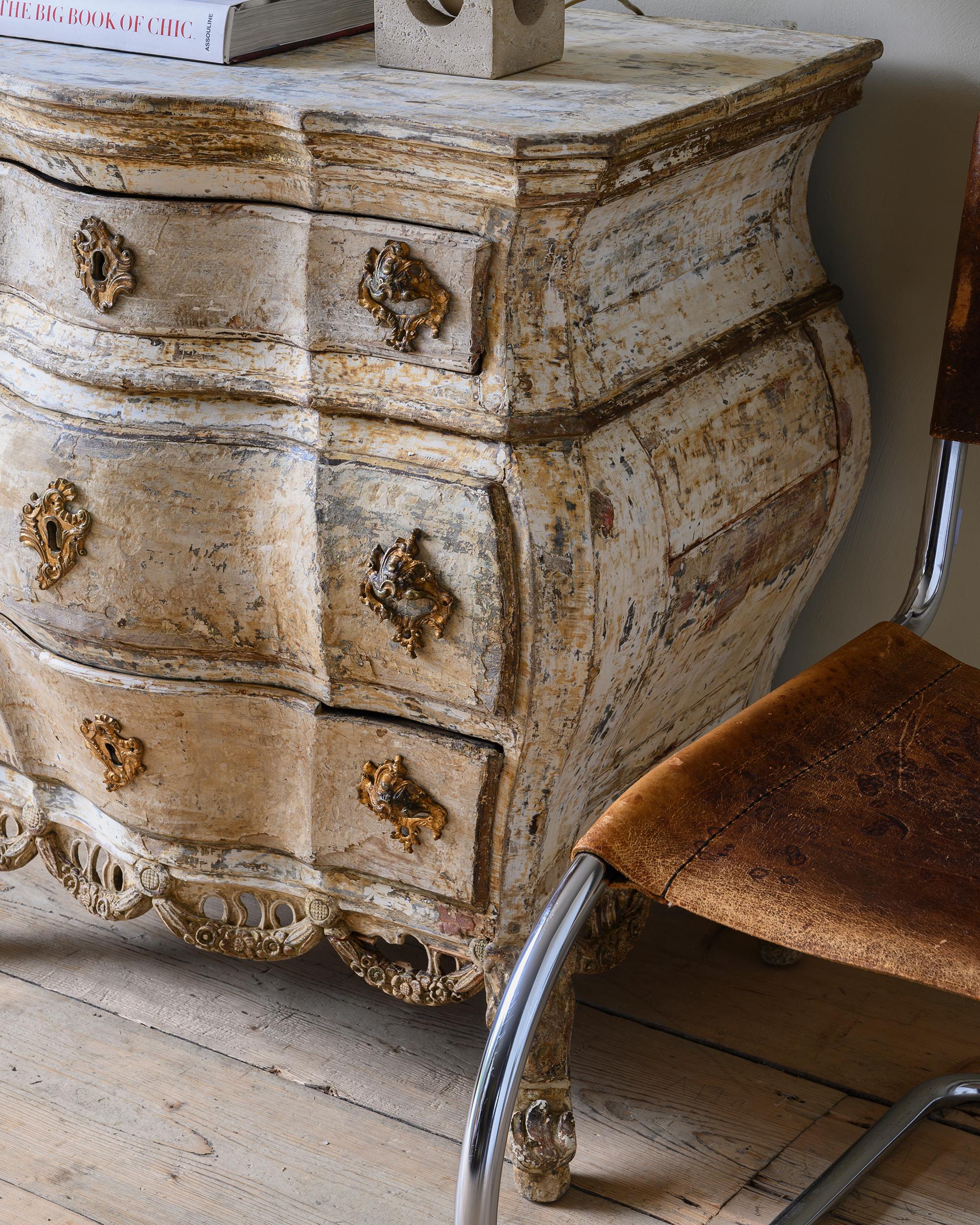 18th Century Rococo Commode In Fair Condition In Mjöhult, SE