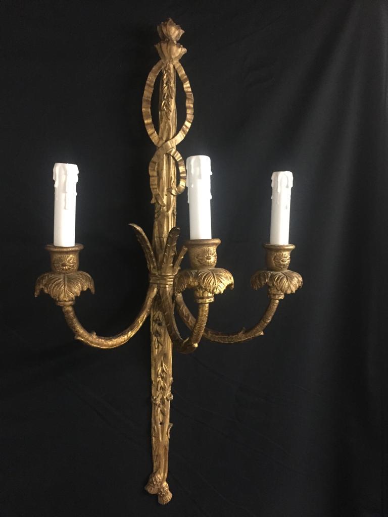 18th Century Rococo Giltwood Three-Light Wall Sconces For Sale 2