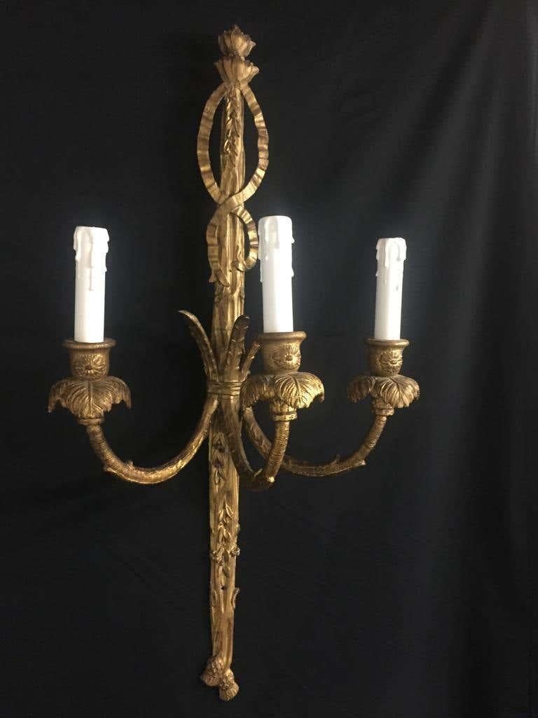 18th Century Rococo Giltwood Three-Light Wall Sconces For Sale 3
