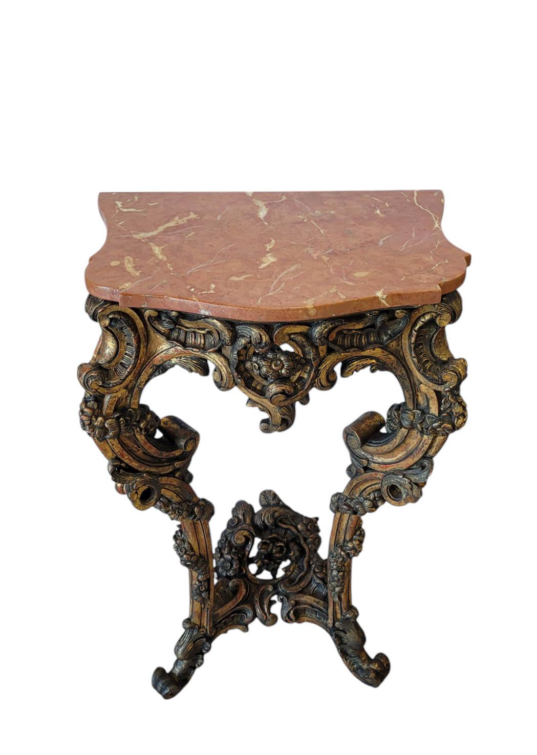 Console murale en bois doré rococo du XVIIIe siècle avec plateau en marbre Bon état - En vente à North Palm Beach, FL