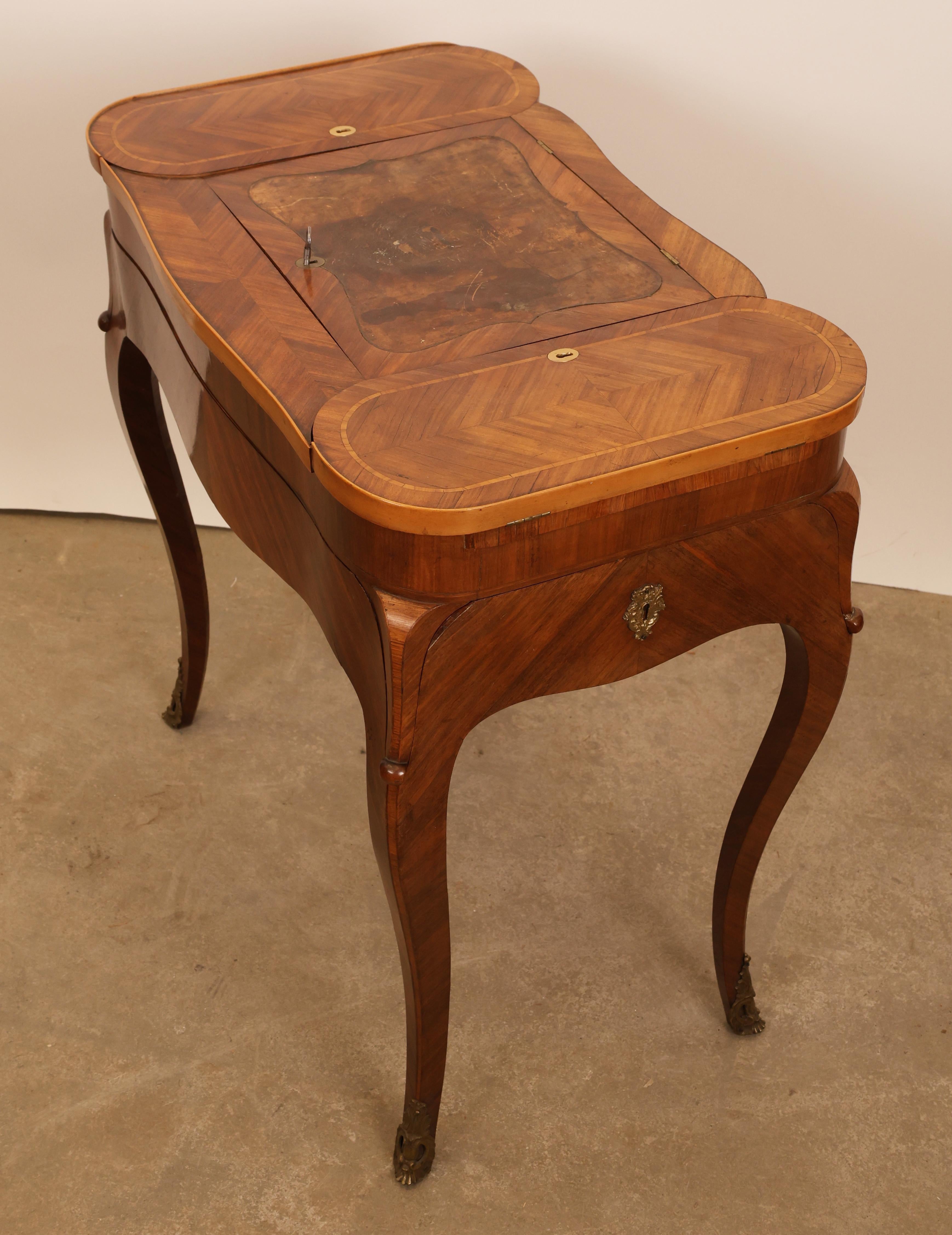 Rococo Poudreuse rococo du 18e siècle en vente