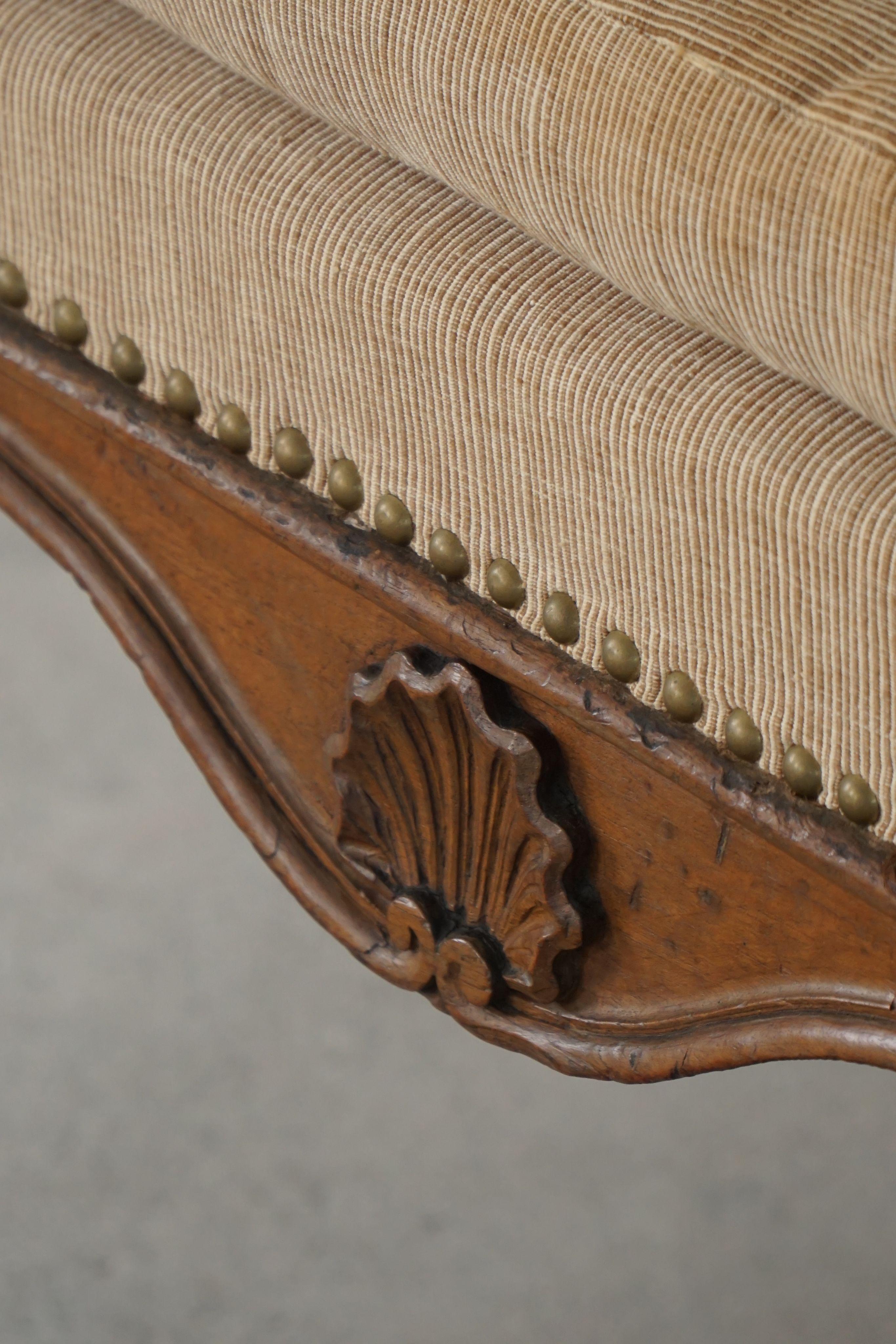 18th-Century Rococo Sofa, Carved Oak Frame and Original Upholstery, Sweden For Sale 5