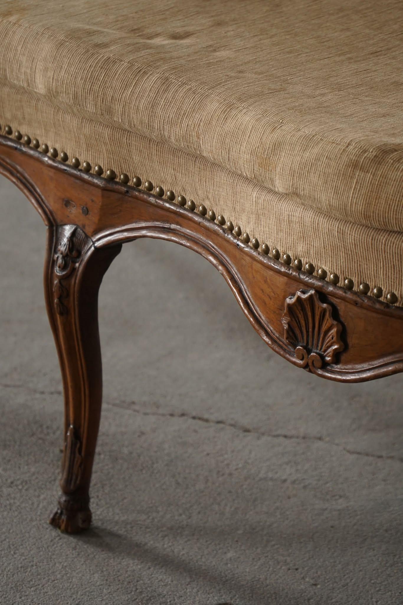 18th-Century Rococo Sofa, Carved Oak Frame and Original Upholstery, Sweden For Sale 12