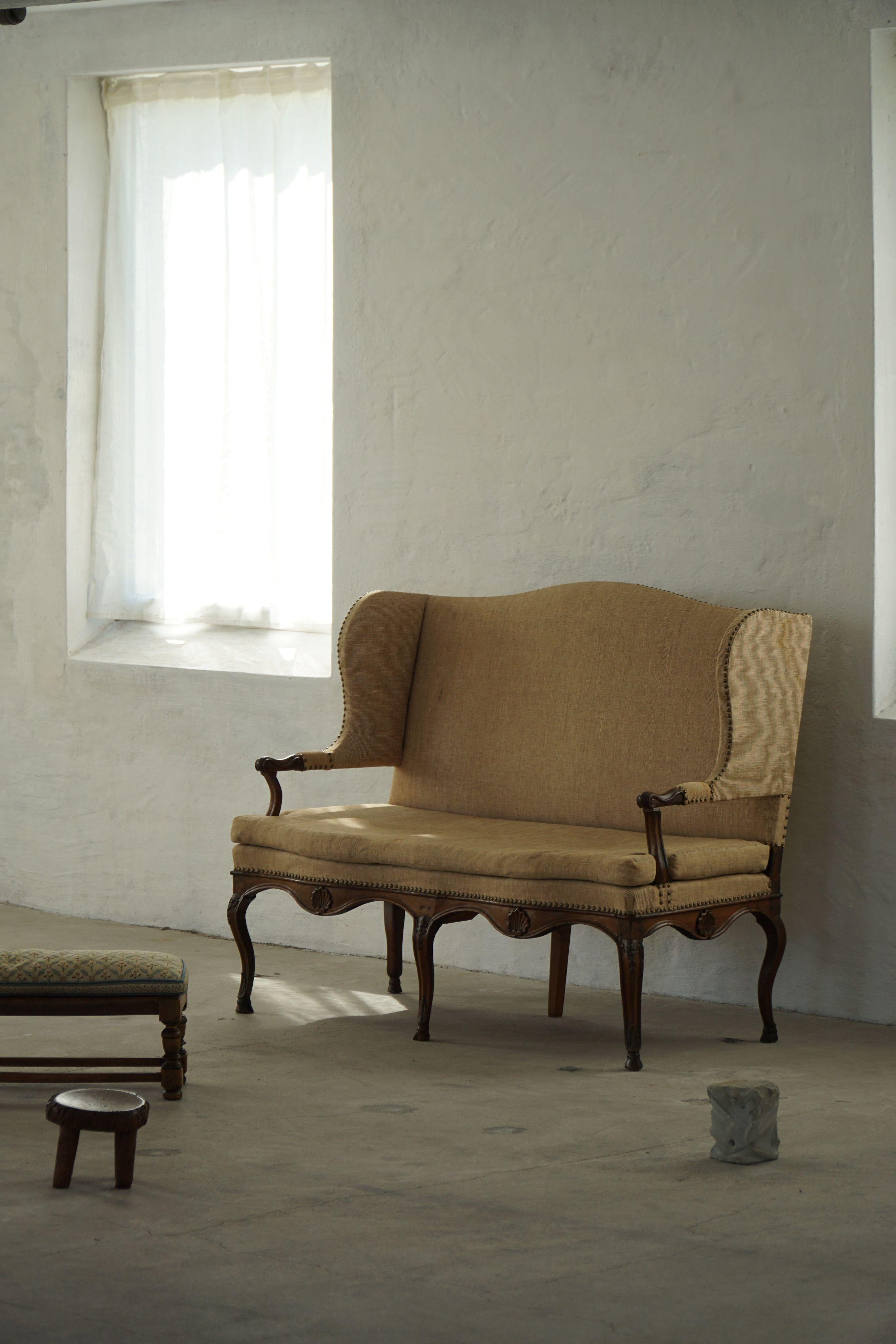 Swedish 18th-Century Rococo Sofa, Carved Oak Frame and Original Upholstery, Sweden For Sale