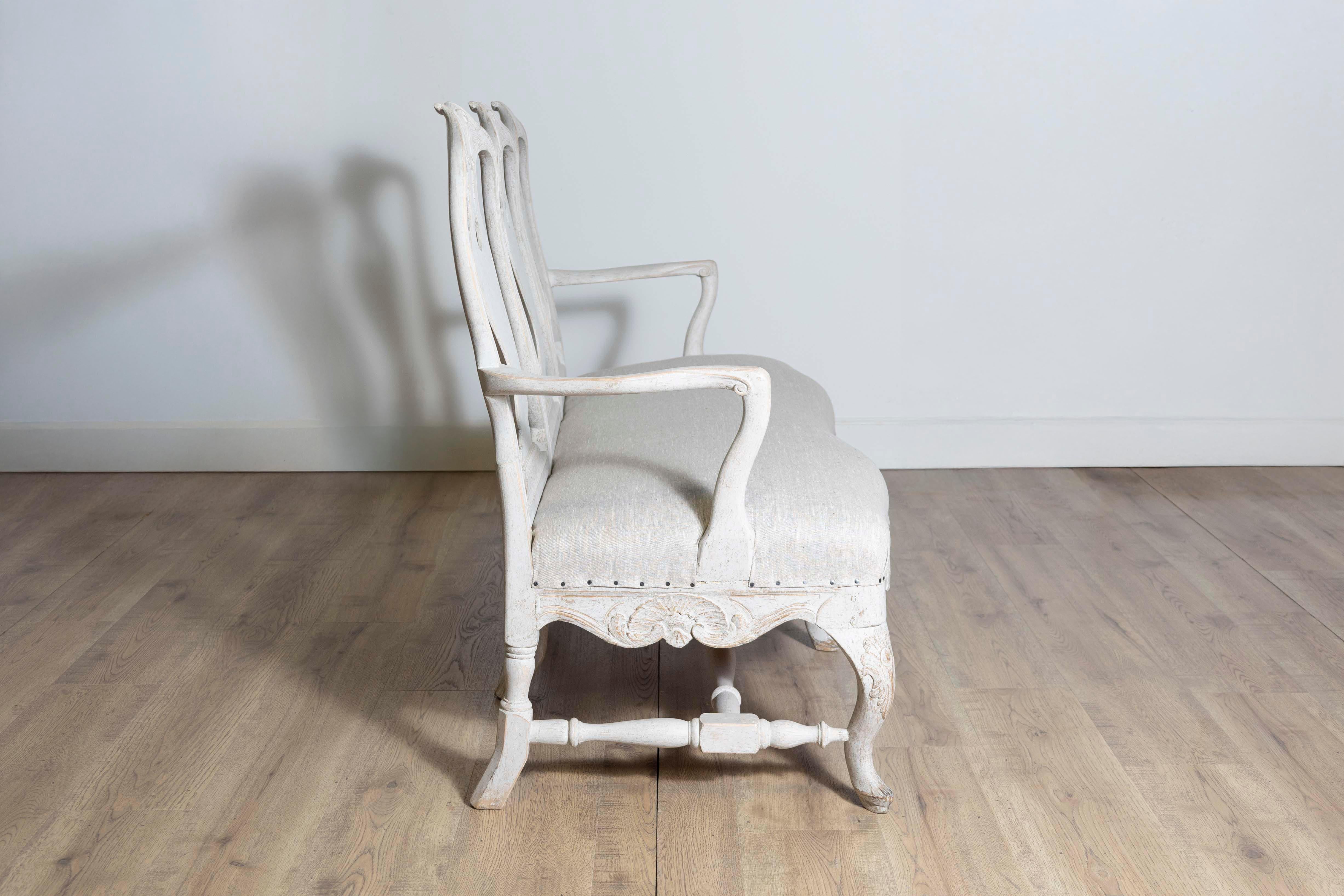 Canapé rococo du 18ème siècle, vers 1760 en vente 1