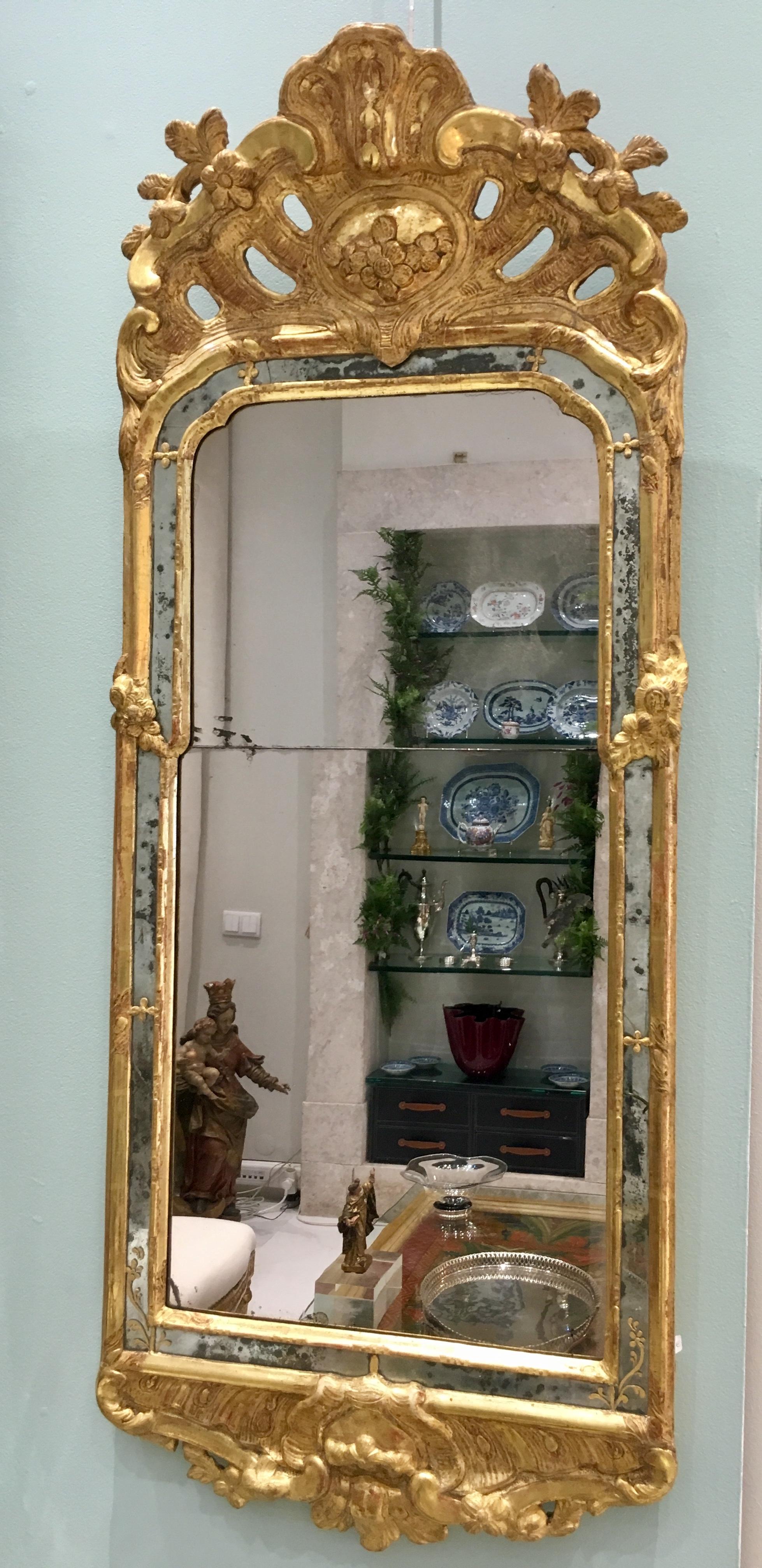 Baroque 18th Century Rococo Swedish Mirror on Carved and Giltwood For Sale