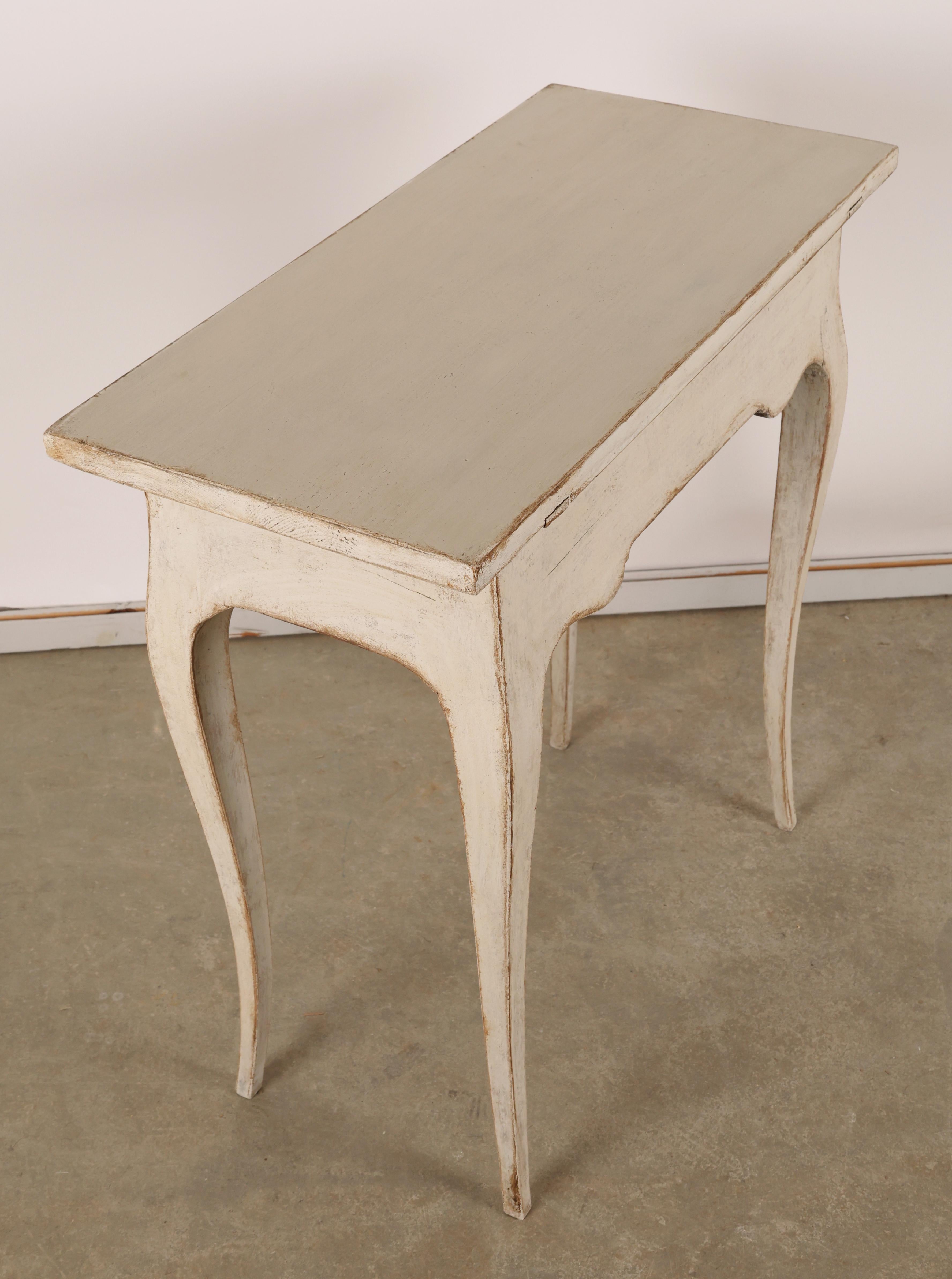 Table rococo du 18e siècle Bon état - En vente à Ljungby, SE
