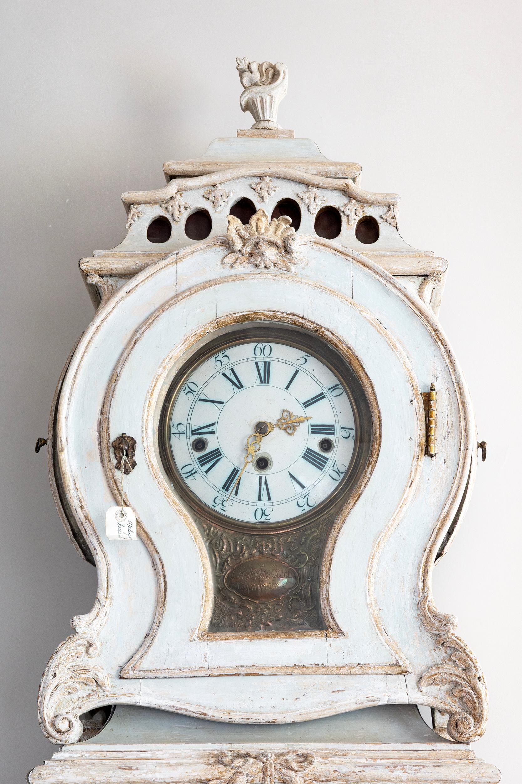 Fino al XVIII secolo Orologio musicale a cassa alta rococò del XVIII secolo in vendita