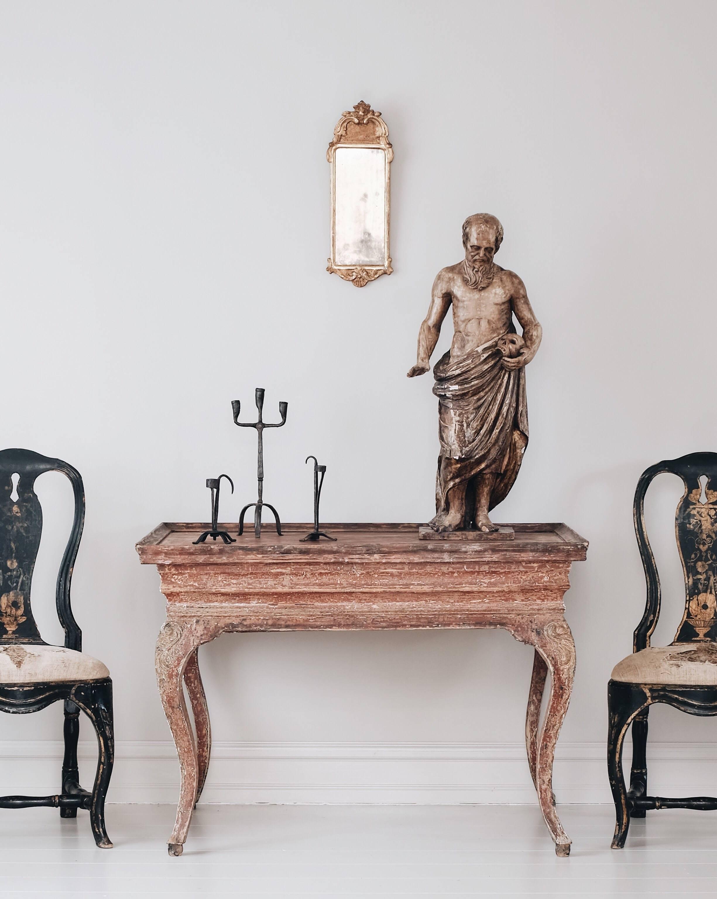 Remarkable 18th century Norwegian Rococo tray table with fine carvings, circa 1760, Norway.