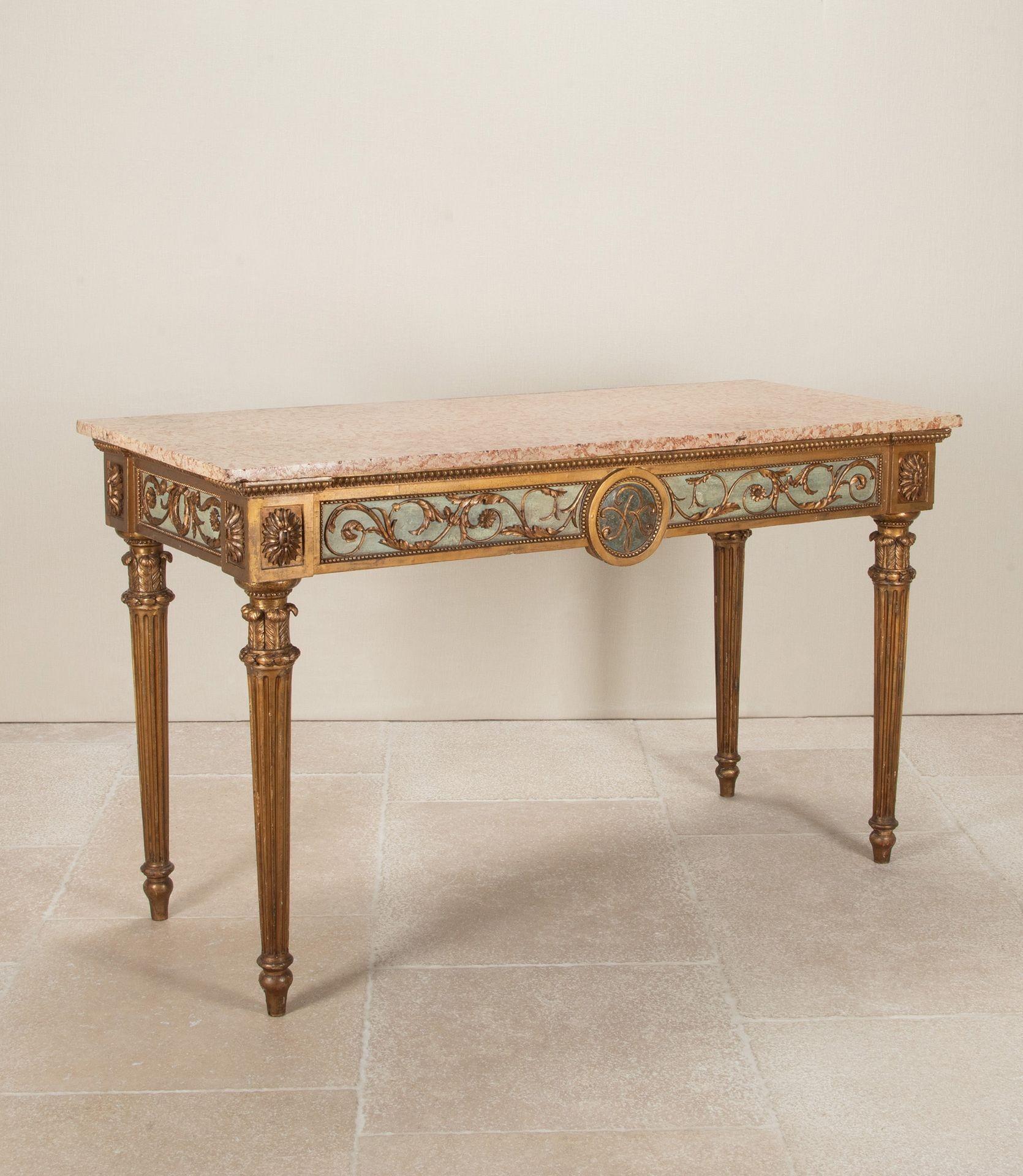 Römischer Konsolentisch mit Marmorplatte aus dem 18. Jahrhundert.
Circa 1790.