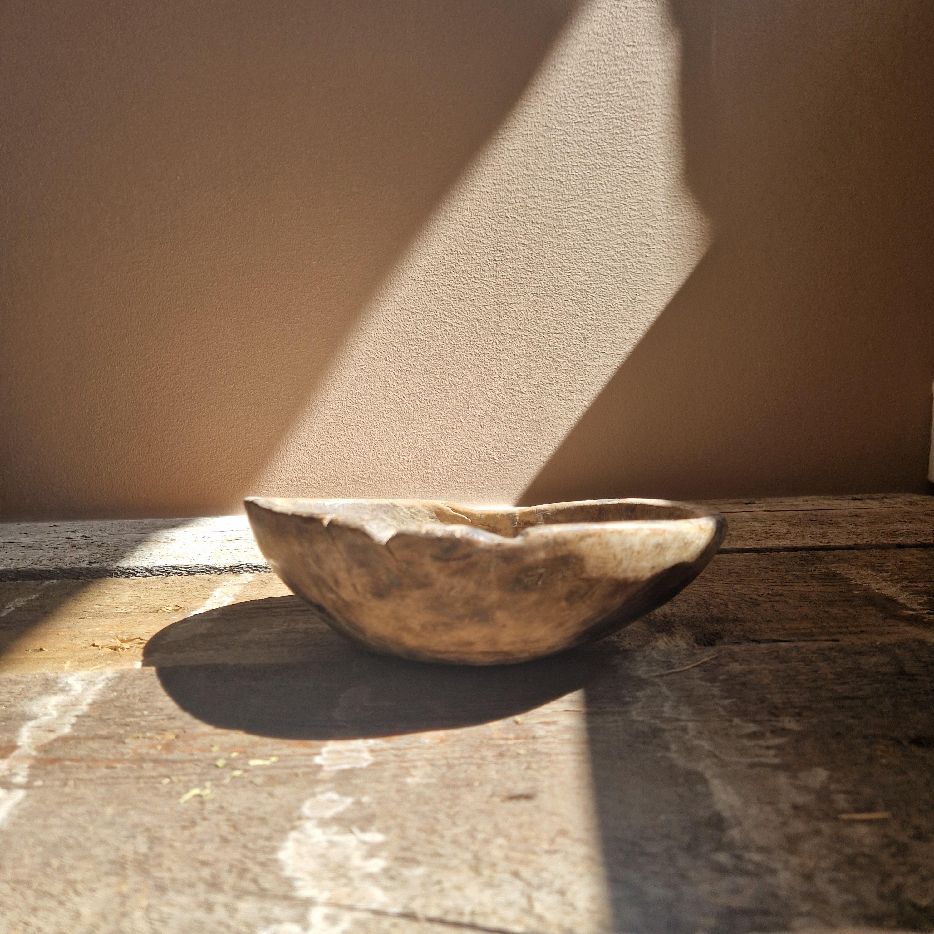 18th Century Root Bowl, Sweden In Good Condition For Sale In Stockholm, SE