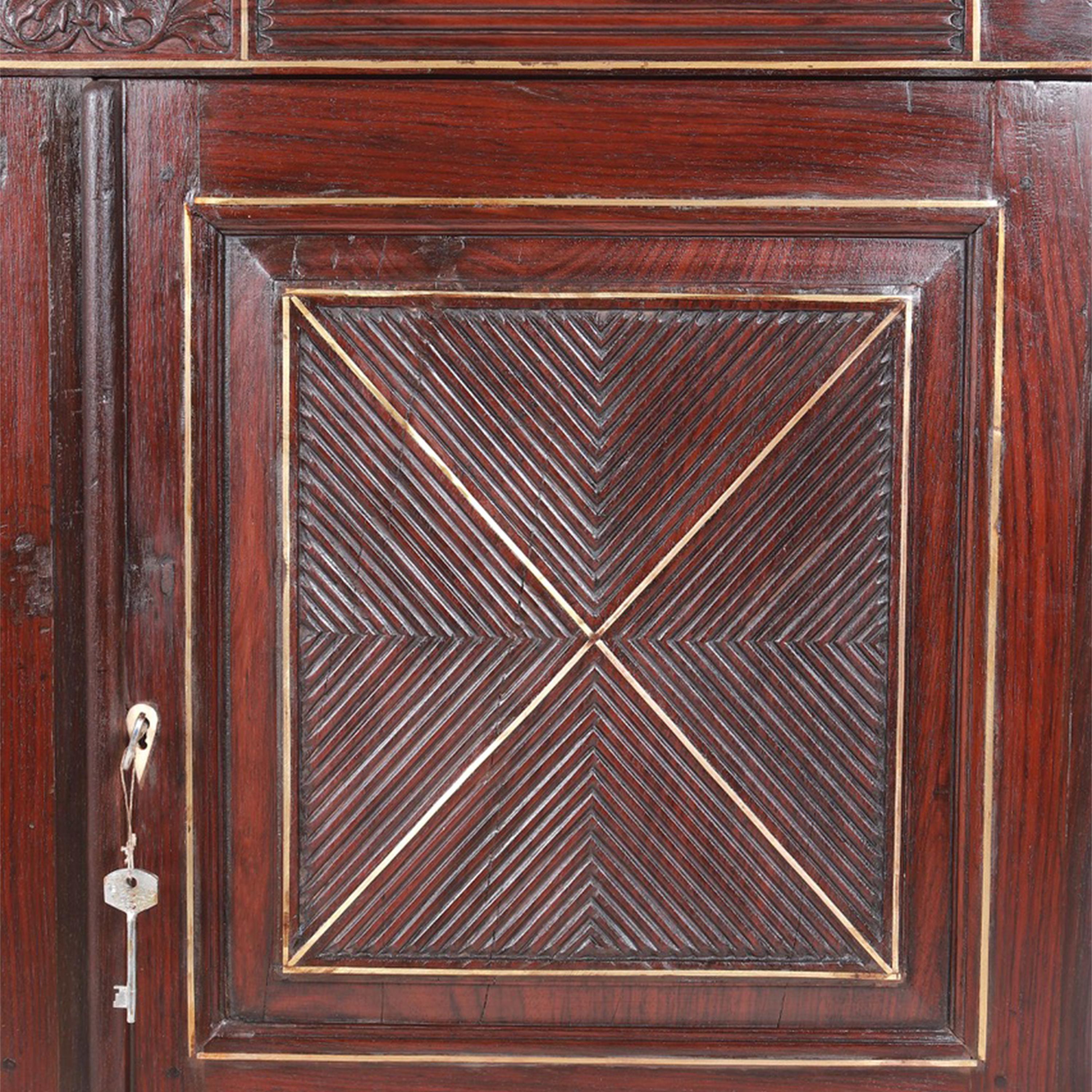 18th Century and Earlier 18th Century Rosewood Dutch Colonial Cabinet For Sale