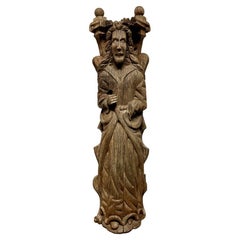 Figure d'un saint russe en chêne sculpté du 18e siècle