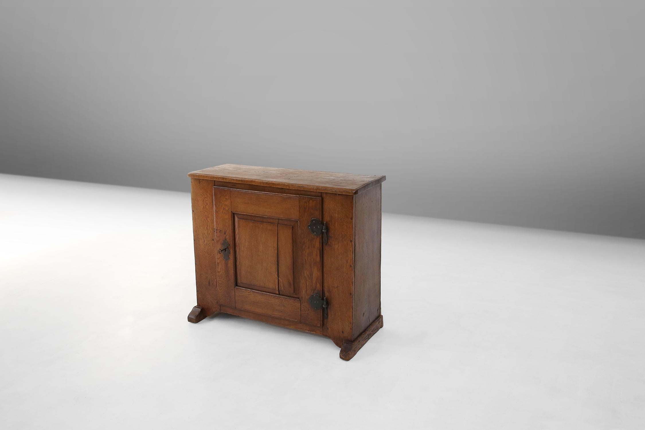 18th century rustic cabinet For Sale 2