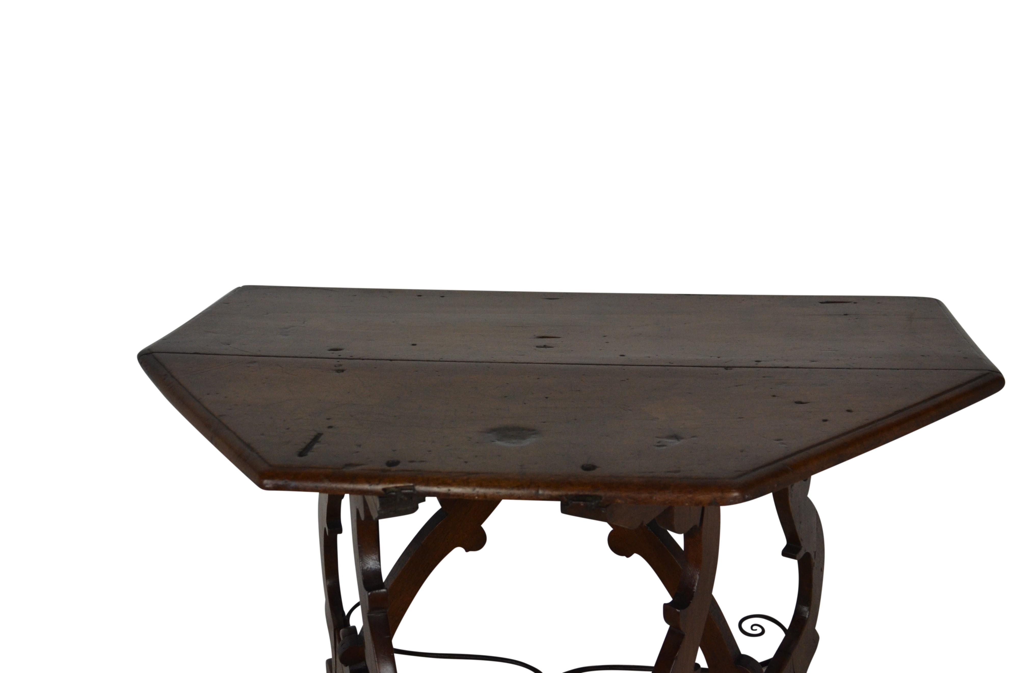 18th Century Rustic Console Table In Good Condition For Sale In Pomona, CA