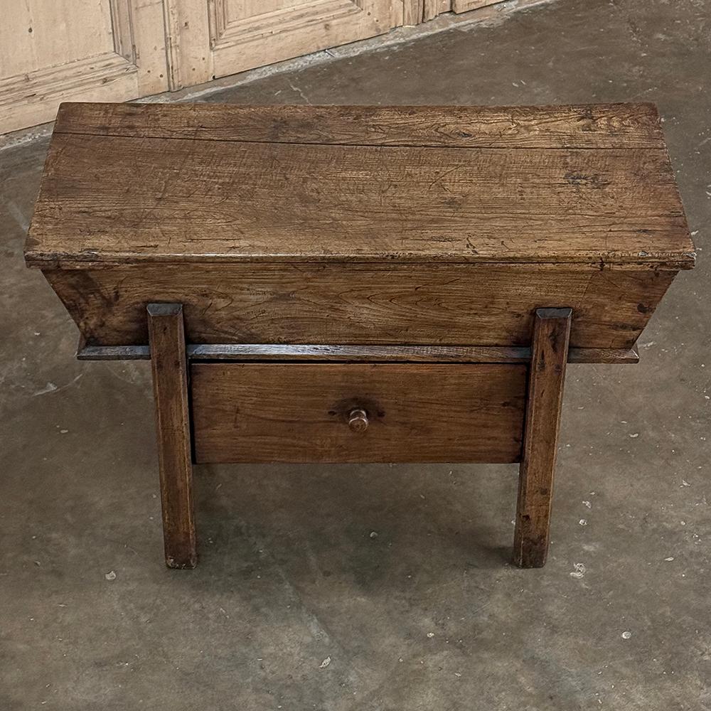 18th Century Rustic Country French Doughbox ~ Petrin ~ Credenza In Good Condition For Sale In Dallas, TX