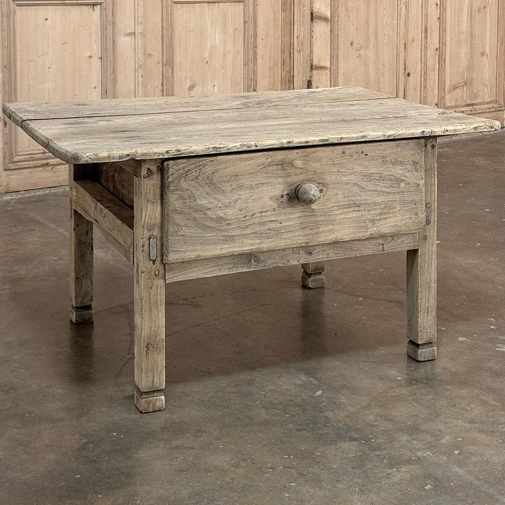 18th Century Rustic Country French End Table In Good Condition For Sale In Dallas, TX