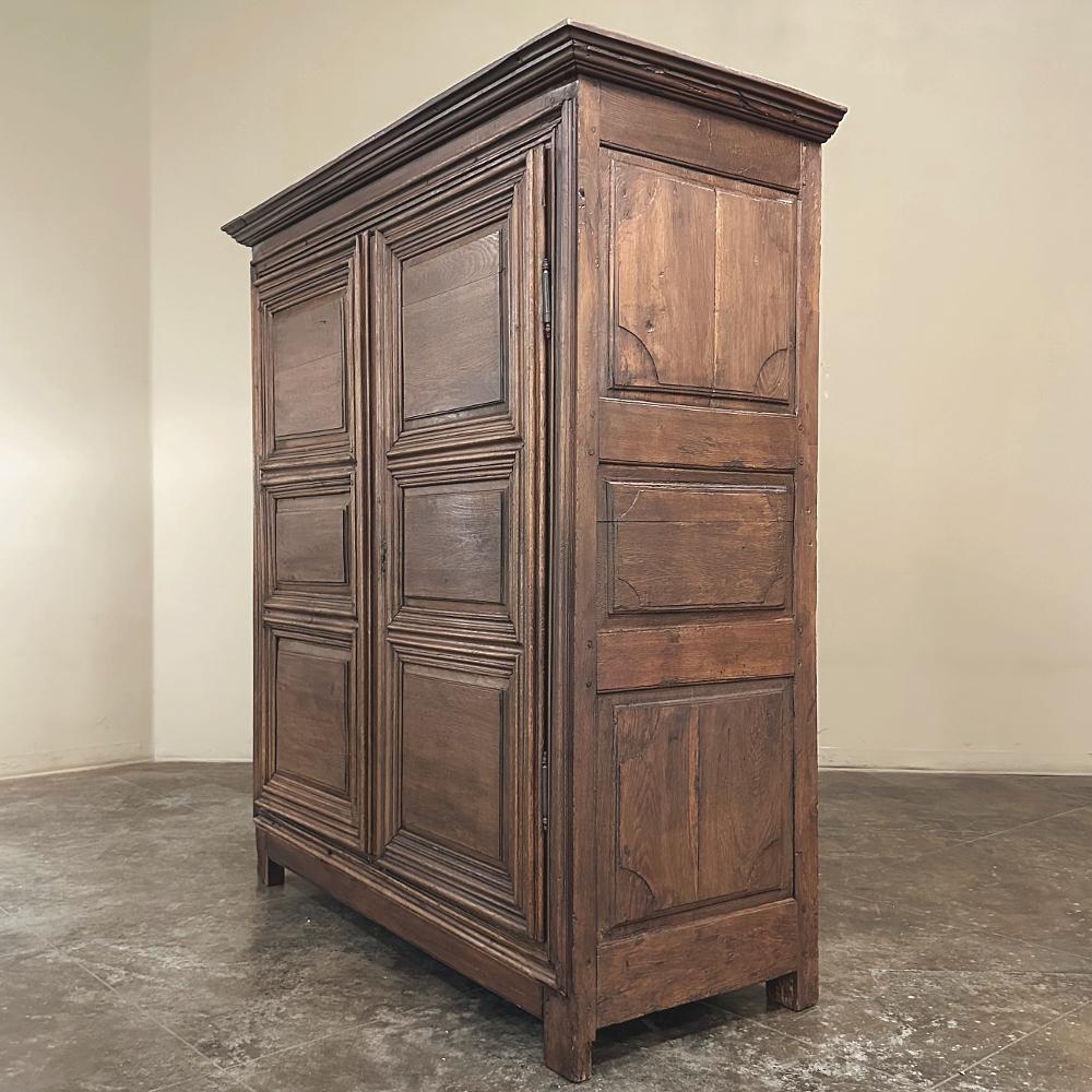Fatto a mano Armoire rustico francese in Oak del XVIII secolo in vendita