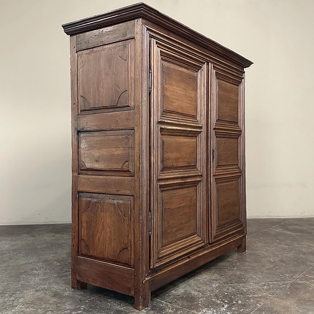 Armoire rustico francese in Oak del XVIII secolo In condizioni buone in vendita a Dallas, TX
