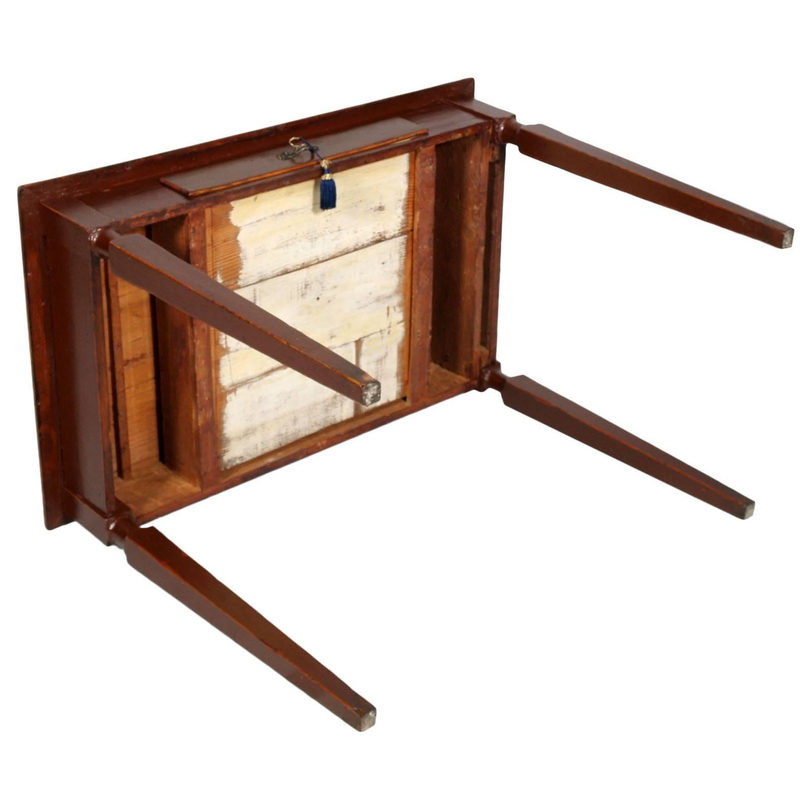 Pino Tavolo da scrivania rustico del XVIII secolo, tavolo di campagna, legno di pino originale laccato a cera in vendita