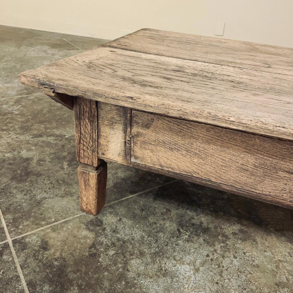 18th Century Rustic Dutch Coffee Table in Stripped Oak For Sale 5