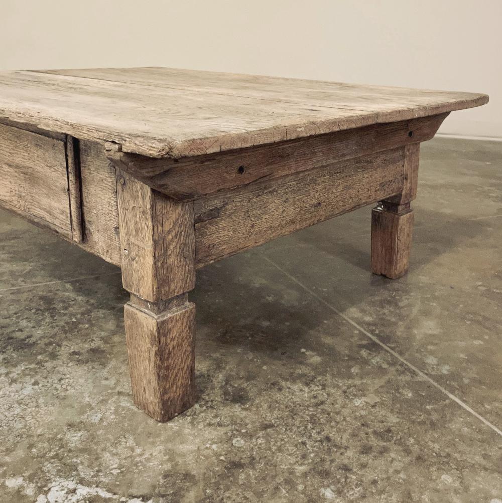 Table basse rustique hollandaise du 18e siècle en Oak Oak strié en vente 4