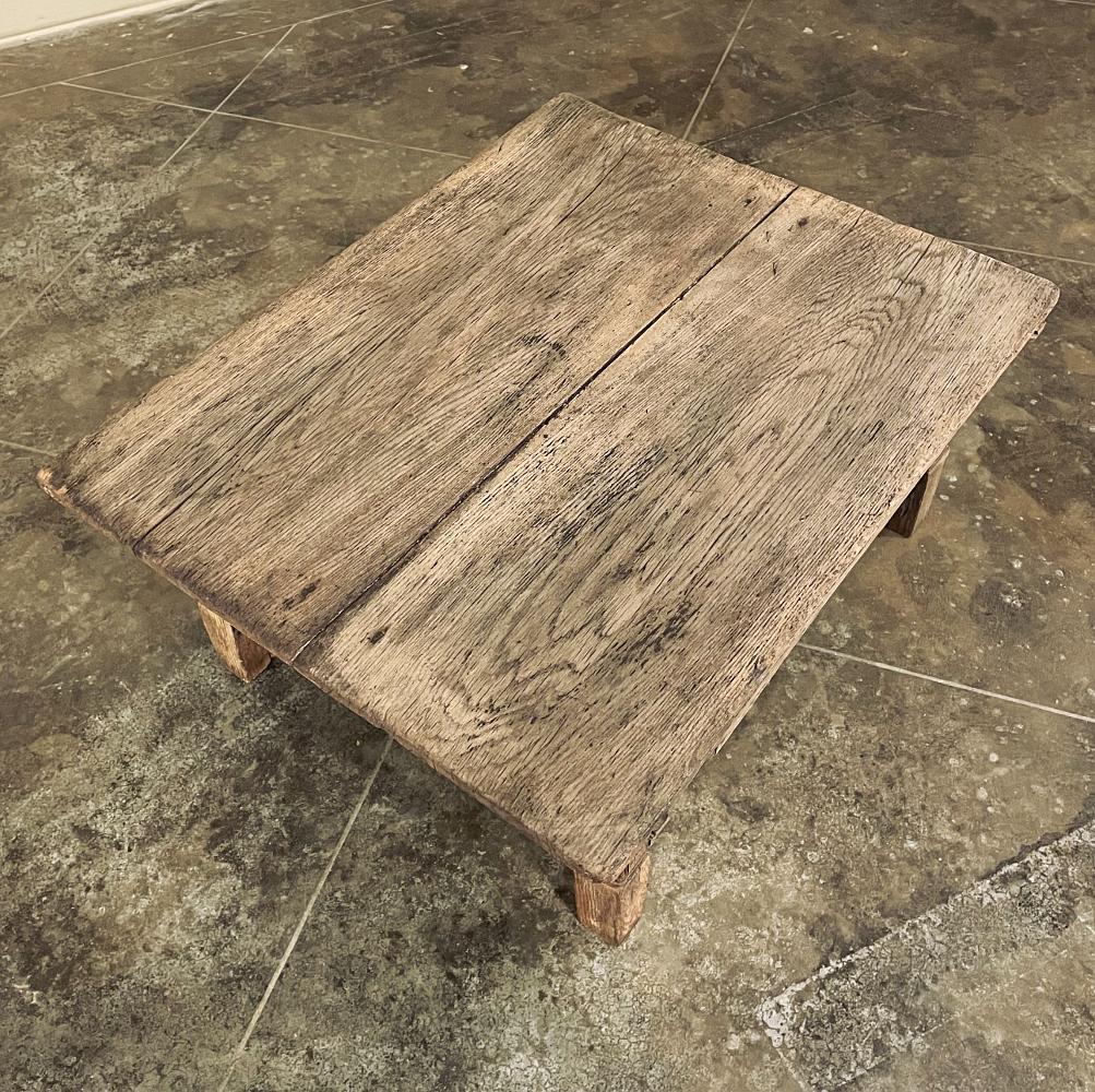 18th Century Rustic Dutch Coffee Table in Stripped Oak For Sale 4