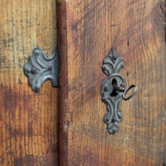 18. Jahrhundert Rustikales Bauernhaus Volkskunst Gemaltes Brautschrank in Faux-Marmor