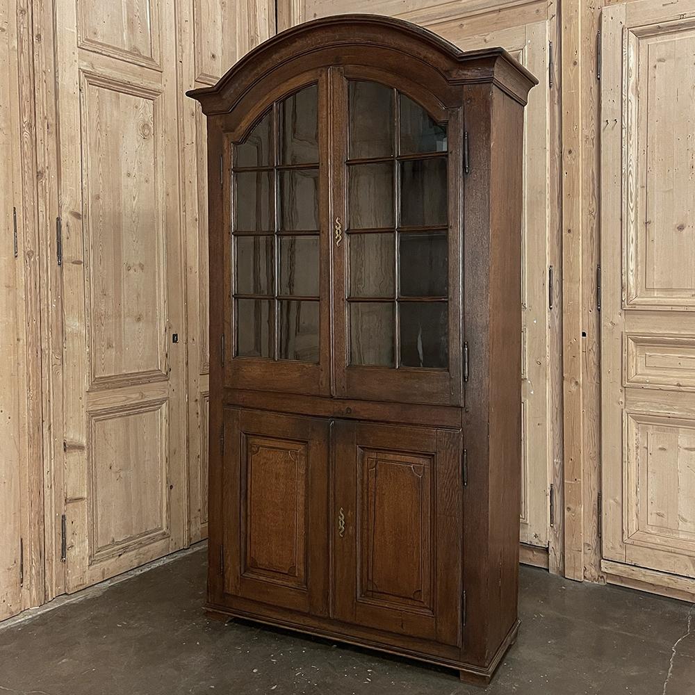 18th Century Rustic French Neoclassical Bookcase In Good Condition For Sale In Dallas, TX