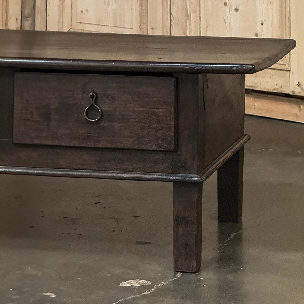 Table basse en chêne rustique du 18e siècle en vente 4