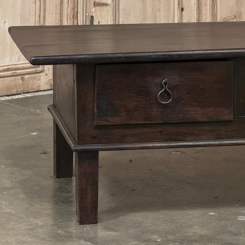 Table basse en chêne rustique du 18e siècle en vente 1