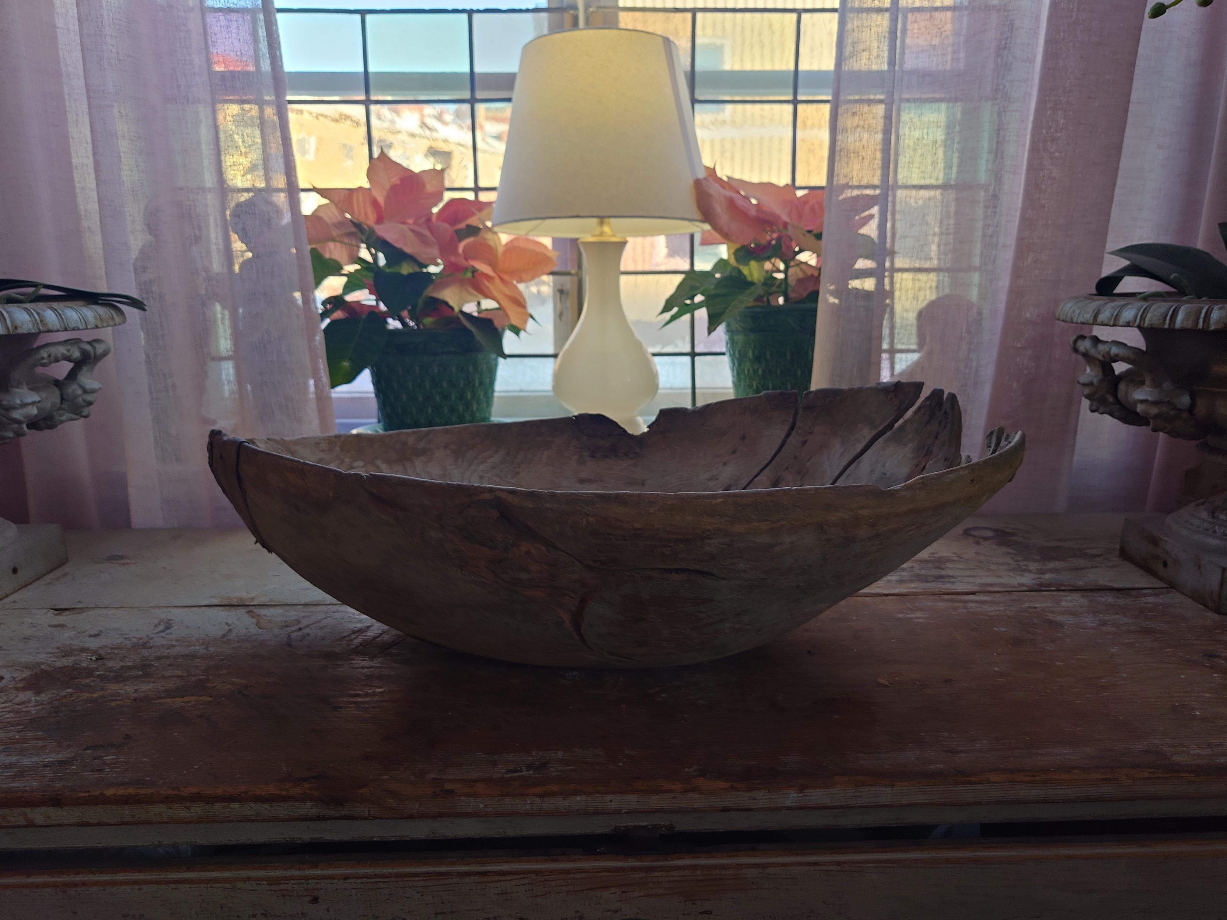 18th Century Rustic  Primitive genuine Folk Art Wooden bowl original paint For Sale 7