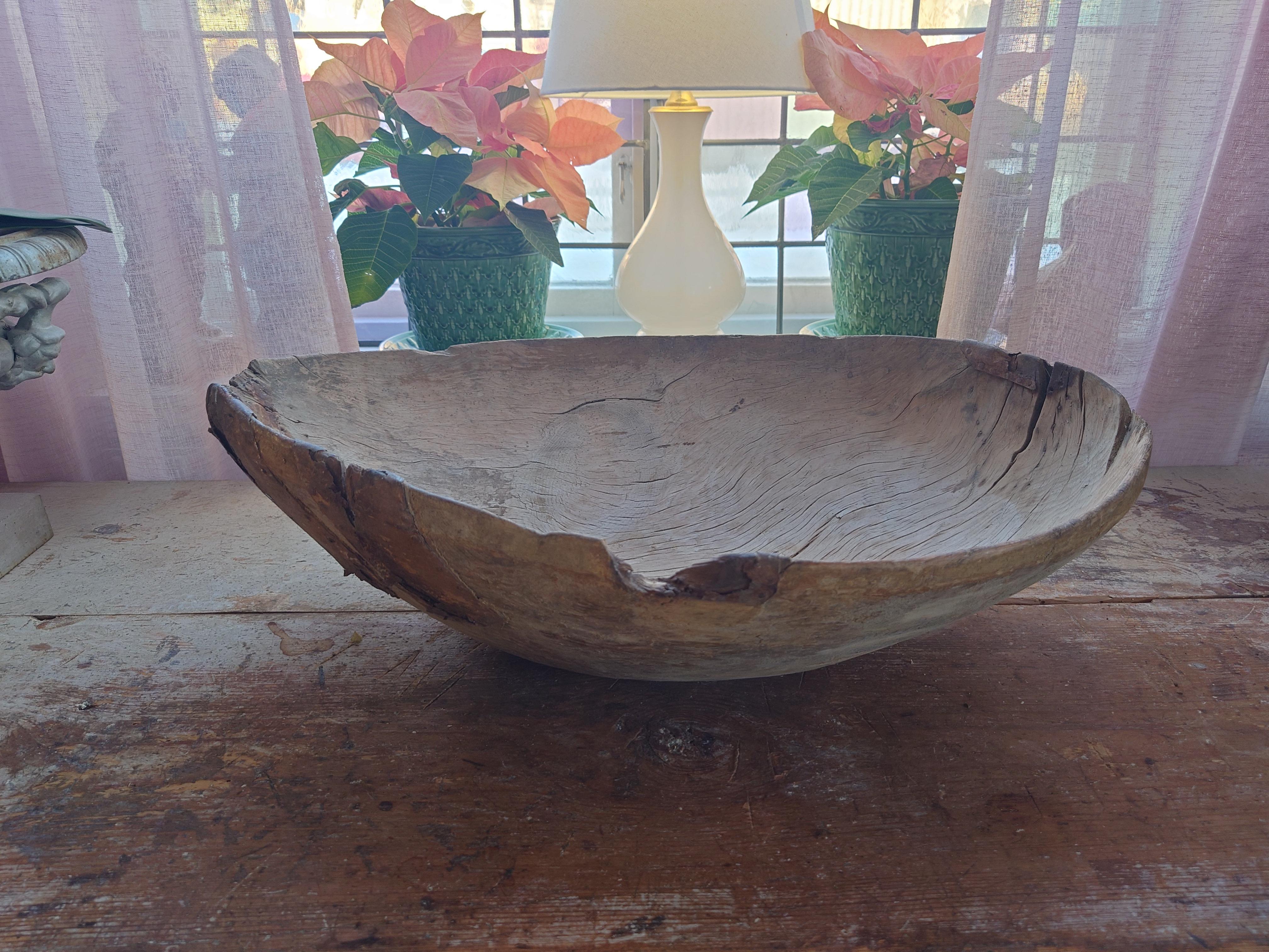 18th Century Rustic  Primitive genuine Folk Art Wooden bowl original paint For Sale 12