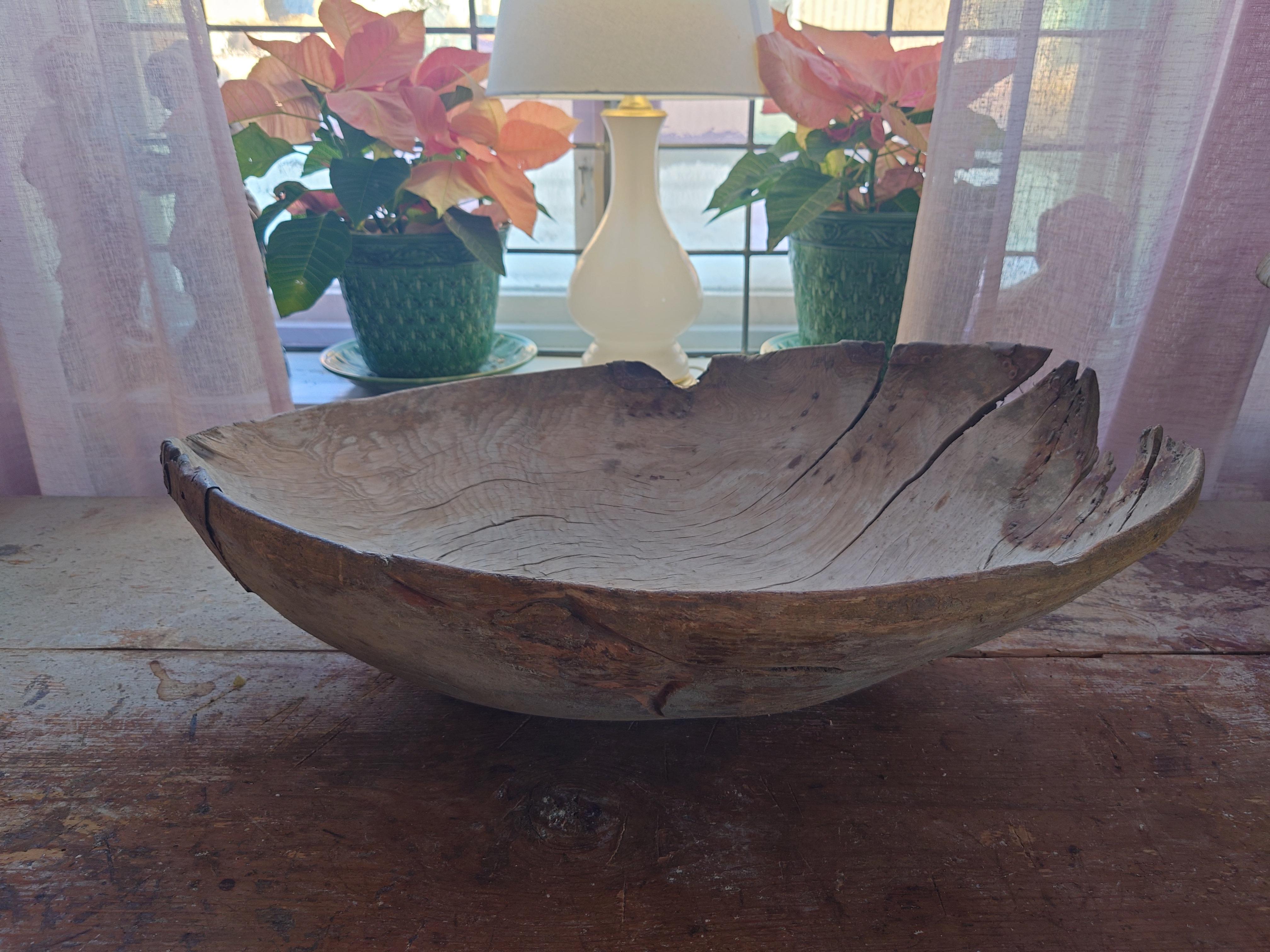 18th Century Rustic  Primitive genuine Folk Art Wooden bowl original paint For Sale 13
