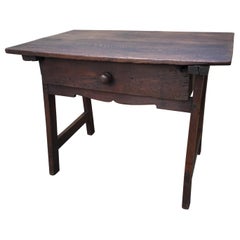 Table basse ou table basse d'appoint espagnole rustique du XVIIIe siècle