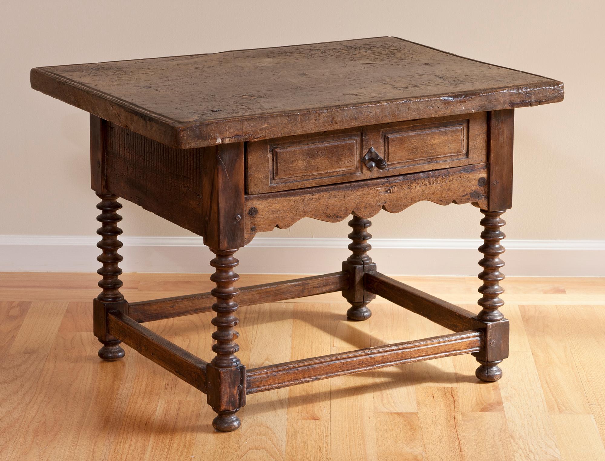 18th Century Rustic Spanish Small Shoemaker's Side Table with Spool Turned Legs For Sale 4