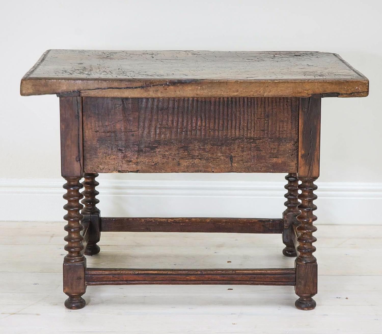 Hand-Carved 18th Century Rustic Spanish Small Shoemaker's Side Table with Spool Turned Legs For Sale