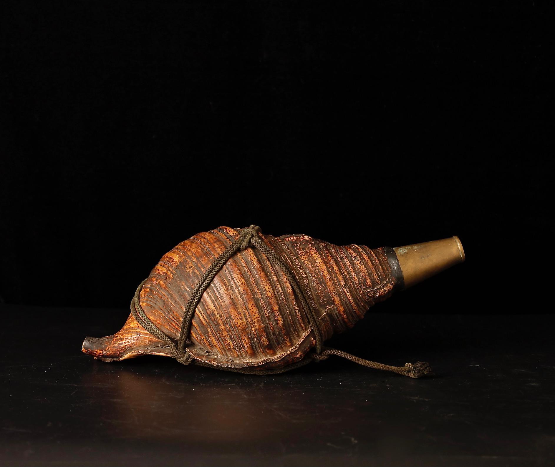 Edo 18th Century Samurai Signal Conch with Brass Mouthpiece For Sale