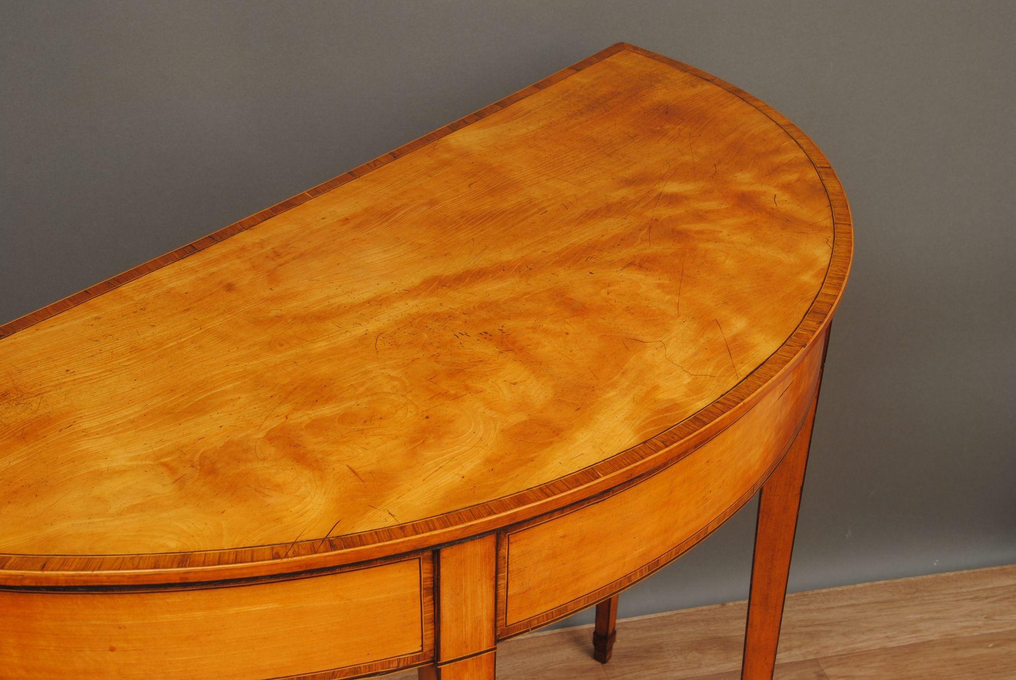English 18th Century Satinwood Pier Table For Sale