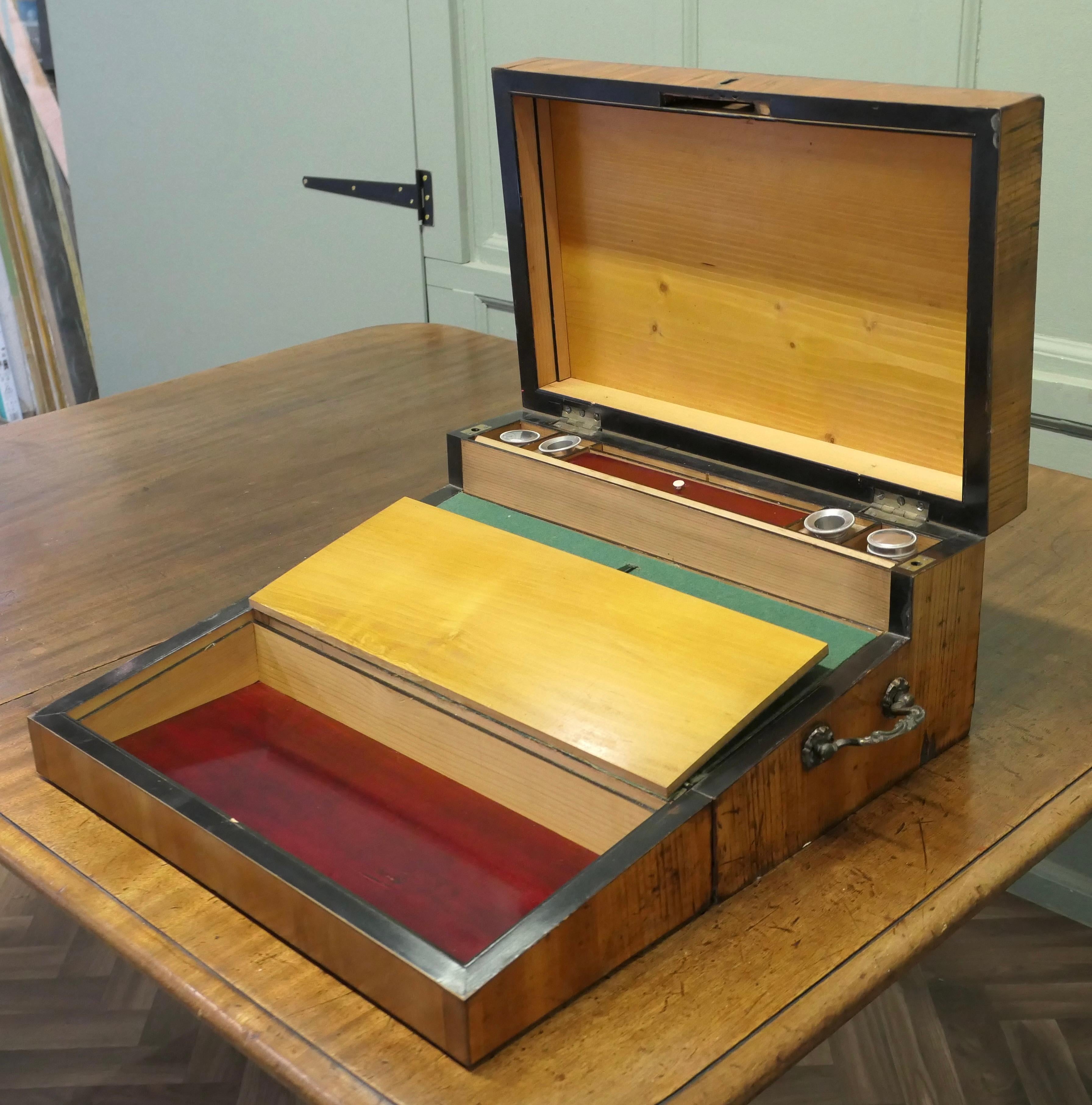 18th Century and Earlier 18th Century Satinwood Traveling Writing Slope or Lap Desk For Sale
