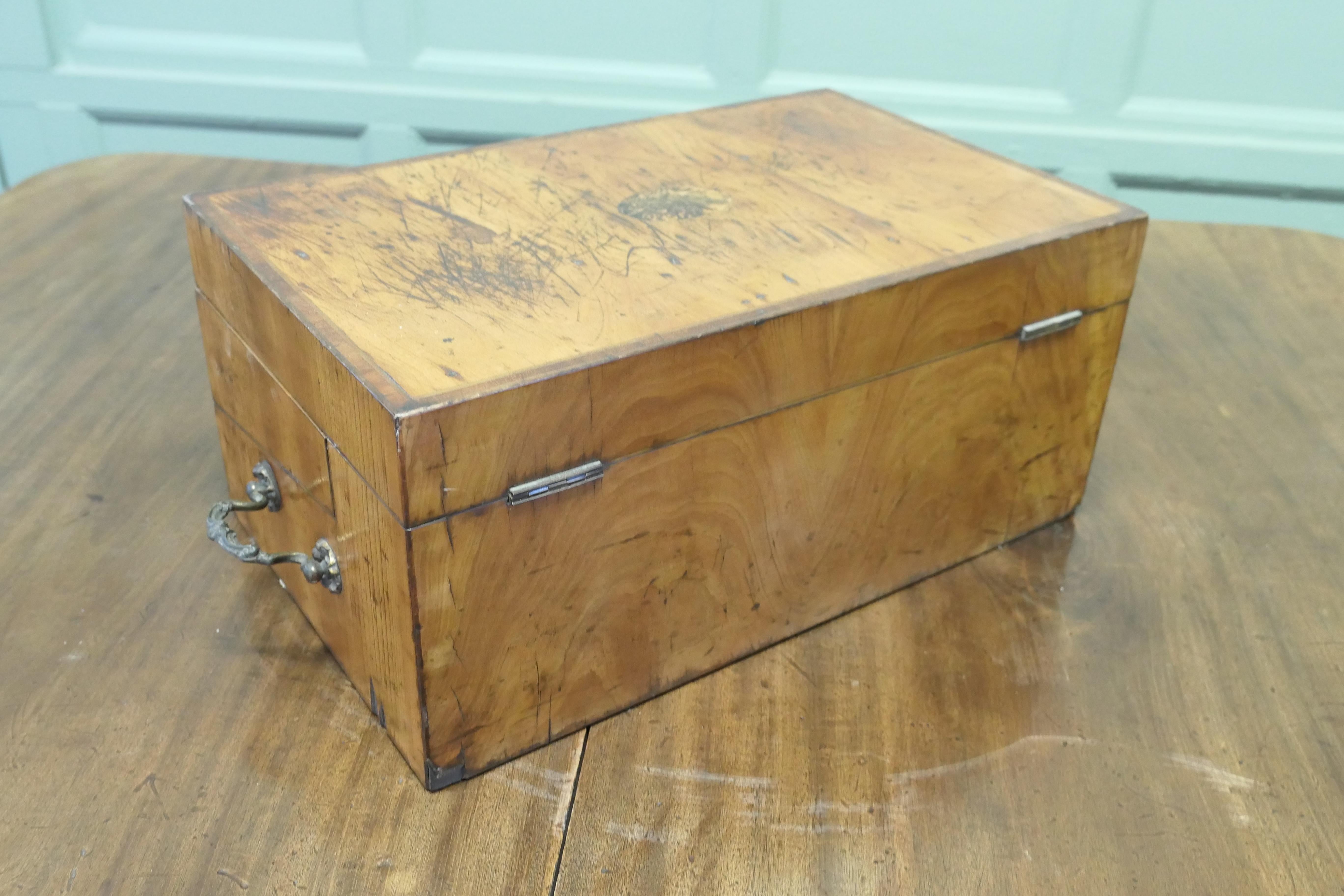18th Century Satinwood Traveling Writing Slope or Lap Desk For Sale 2