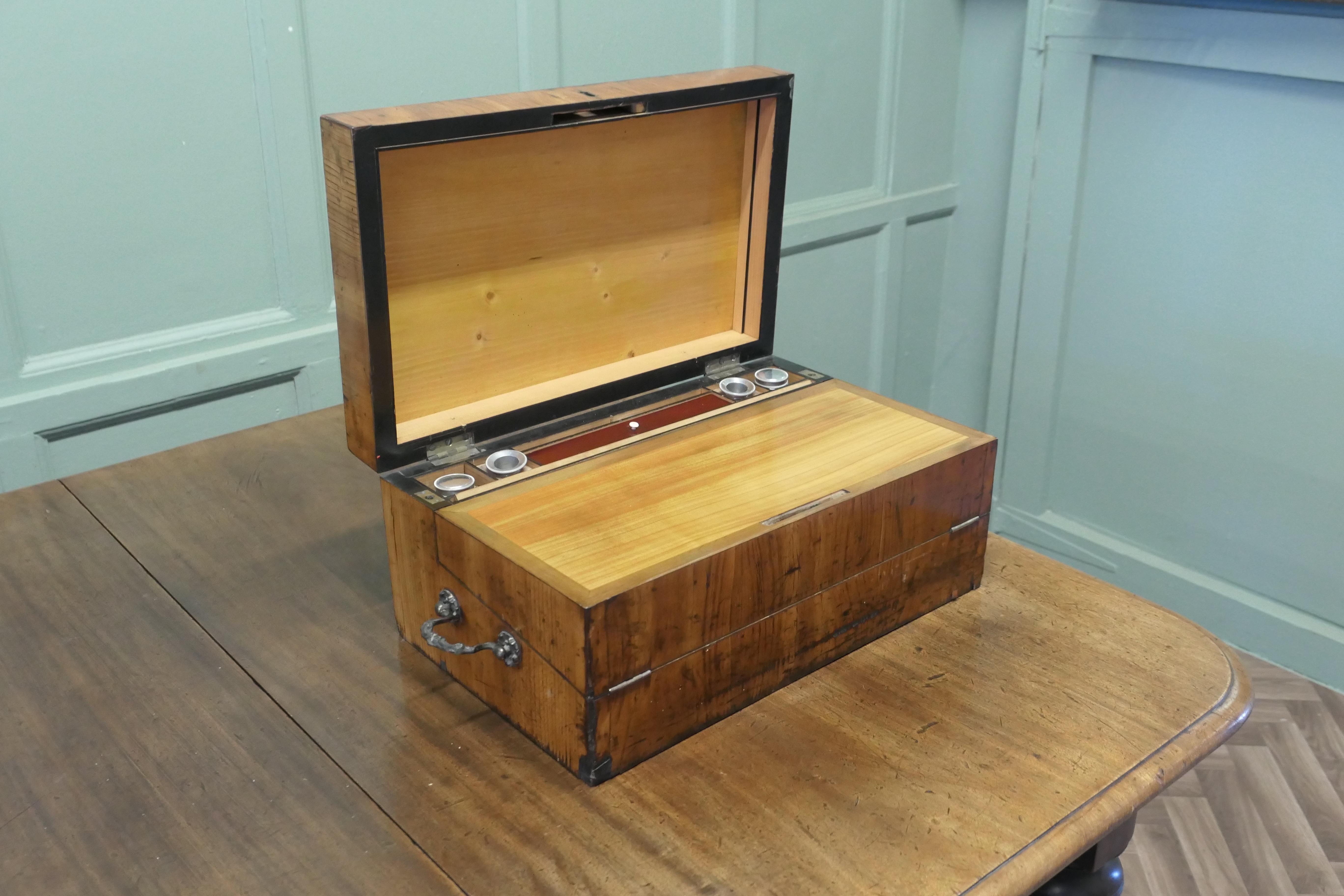 18th Century Satinwood Traveling Writing Slope or Lap Desk For Sale 3