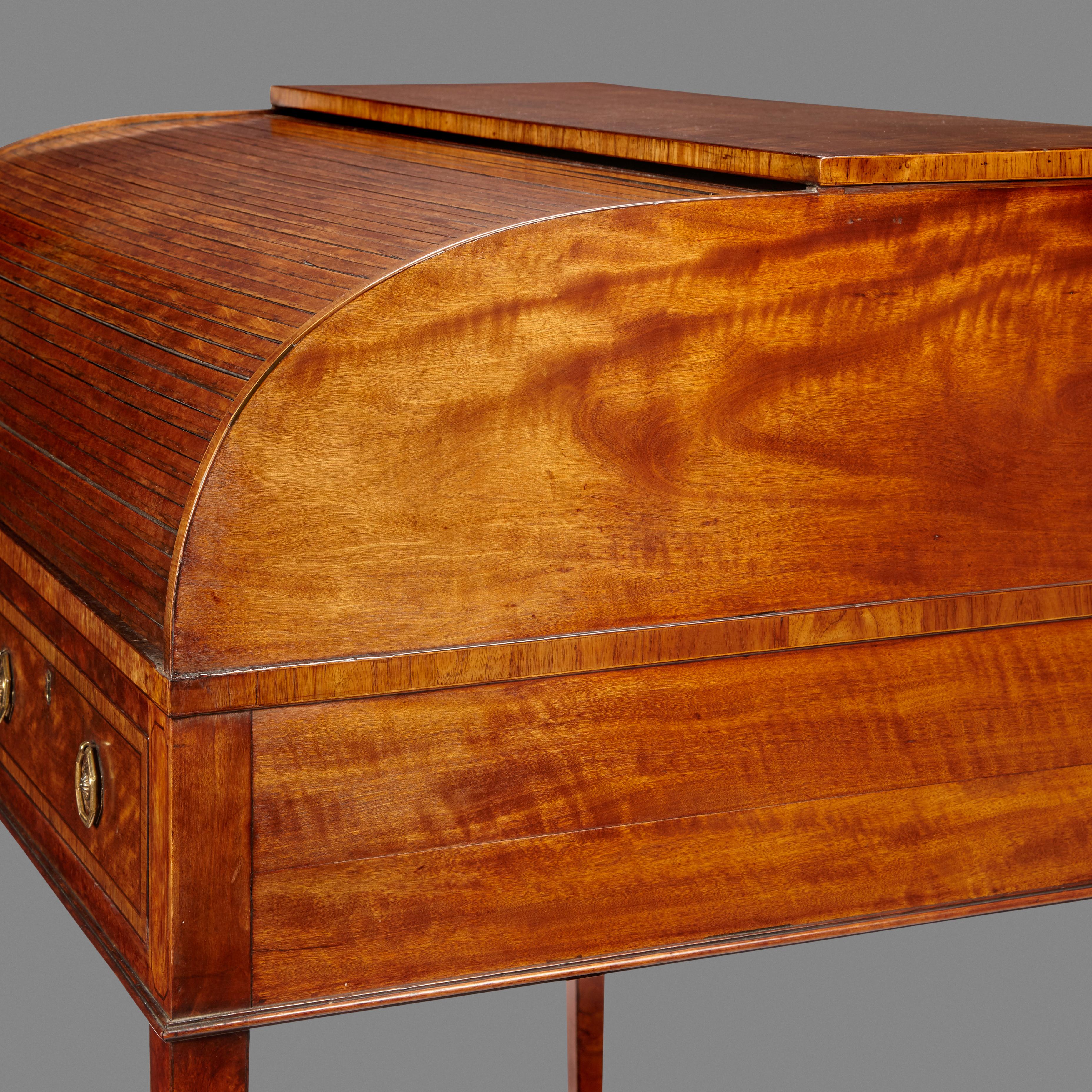 18th Century Satinwood Writing Desk In Good Condition In South Croydon, GB