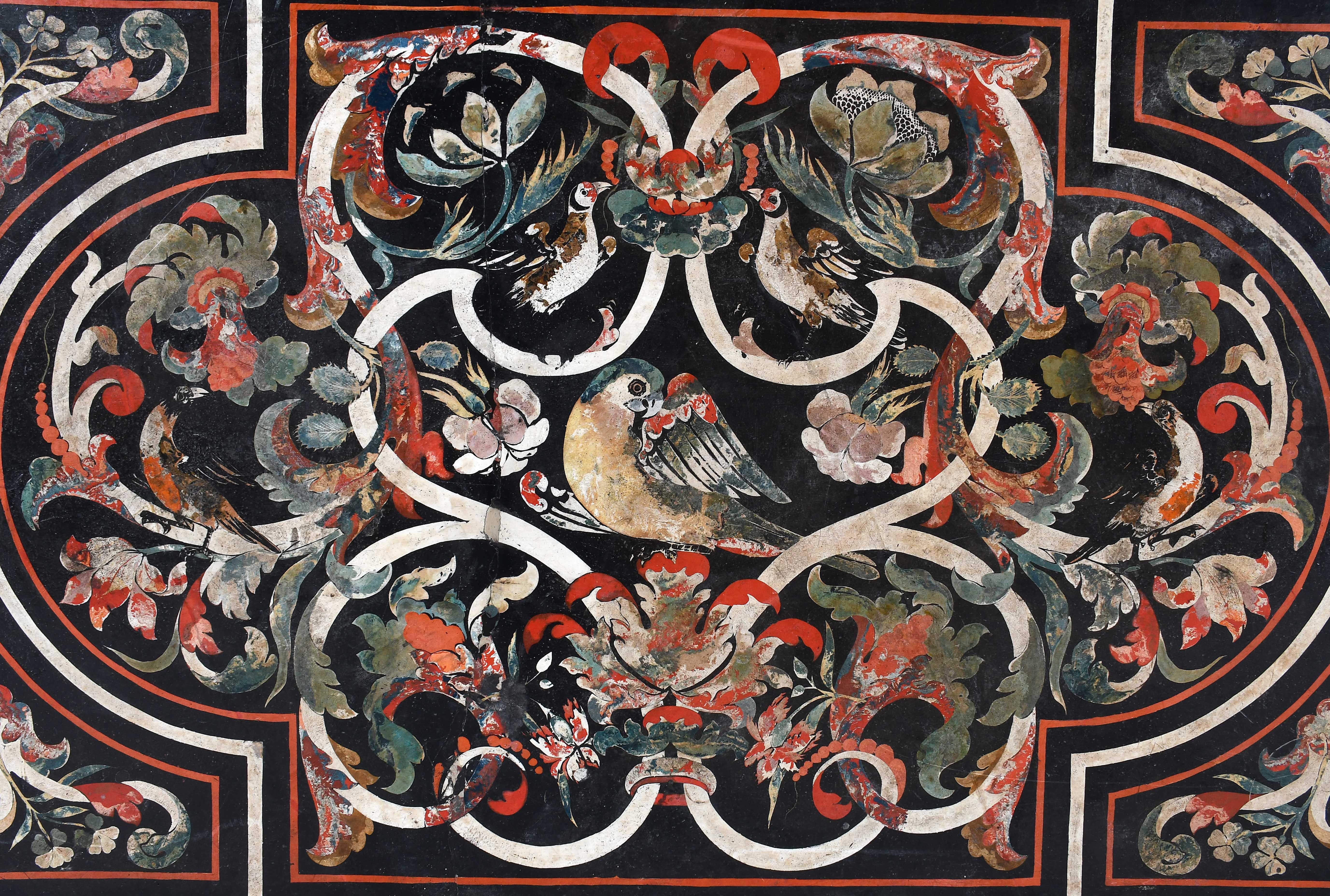 Plateau de Scagliola du 18ème siècle sur base de table basse moderne en vente 6