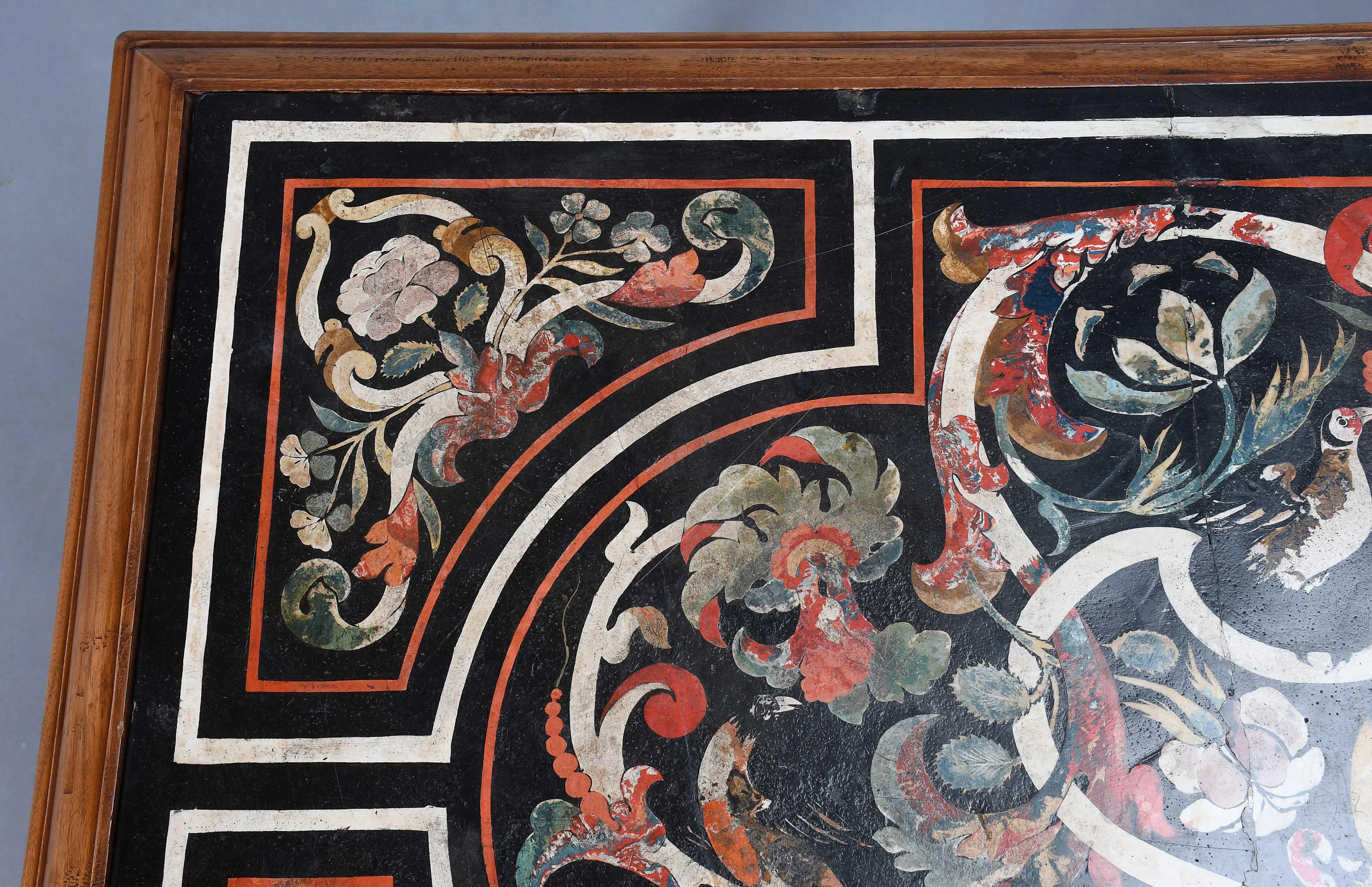 Plateau de Scagliola du 18ème siècle sur base de table basse moderne en vente 8