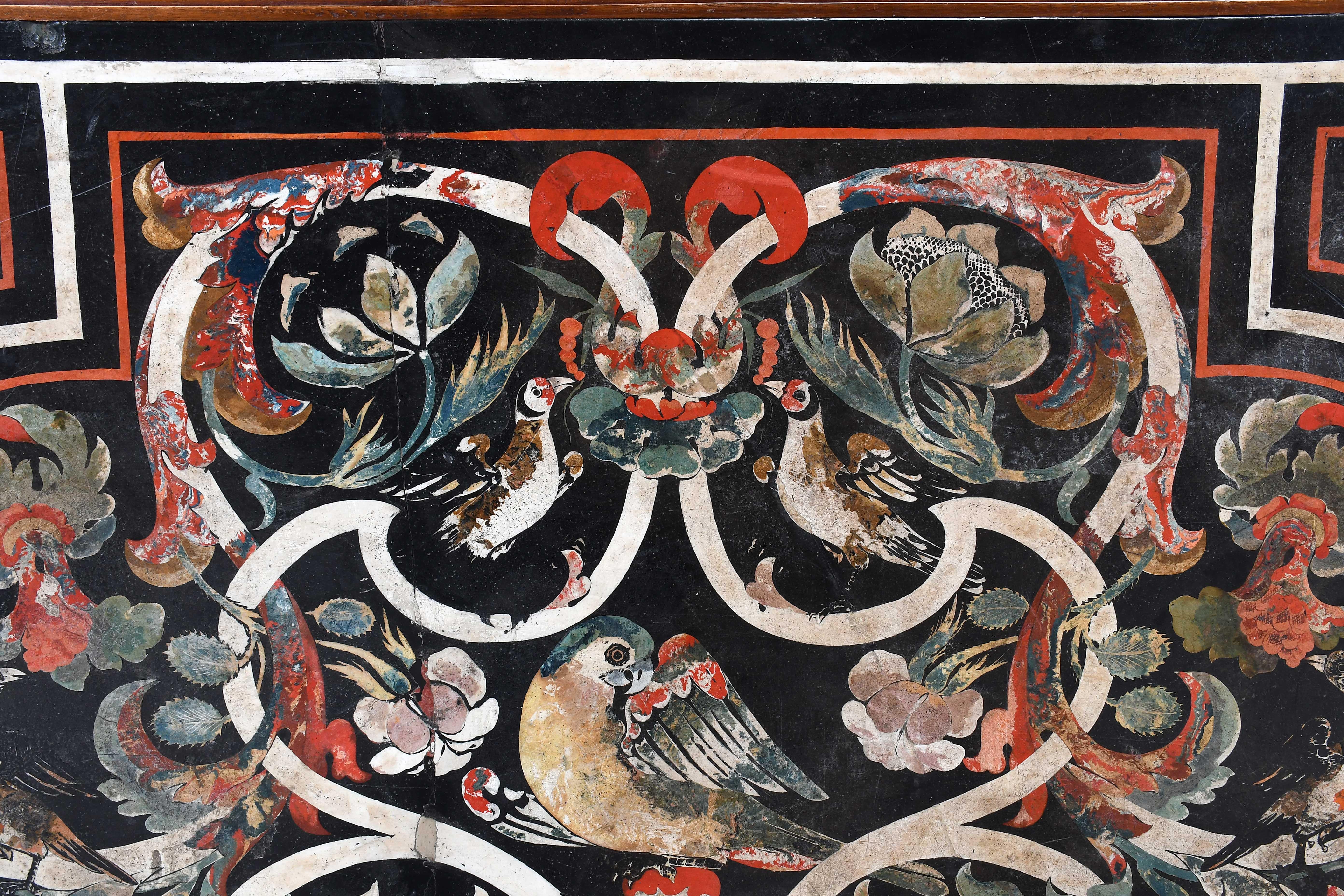 Plateau de Scagliola du 18ème siècle sur base de table basse moderne en vente 1